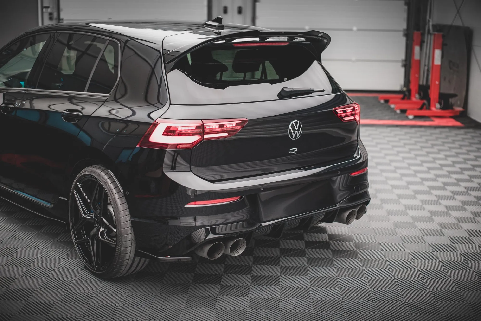 Sidesplitters bak V.2 VW Golf R Mk8 2020 - > | Glossy Black Edition – bilde 4