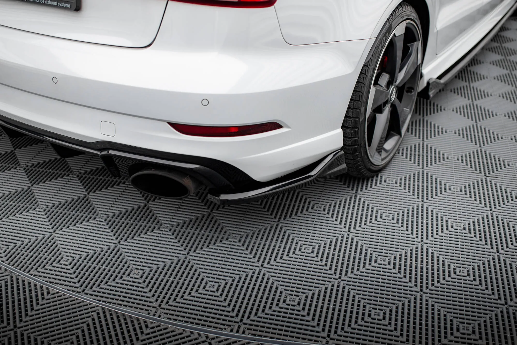 Sidesplitters bak V.3 Audi RS3 (8V) Sedan facelift 2017-2020 | Glossy Black Edition