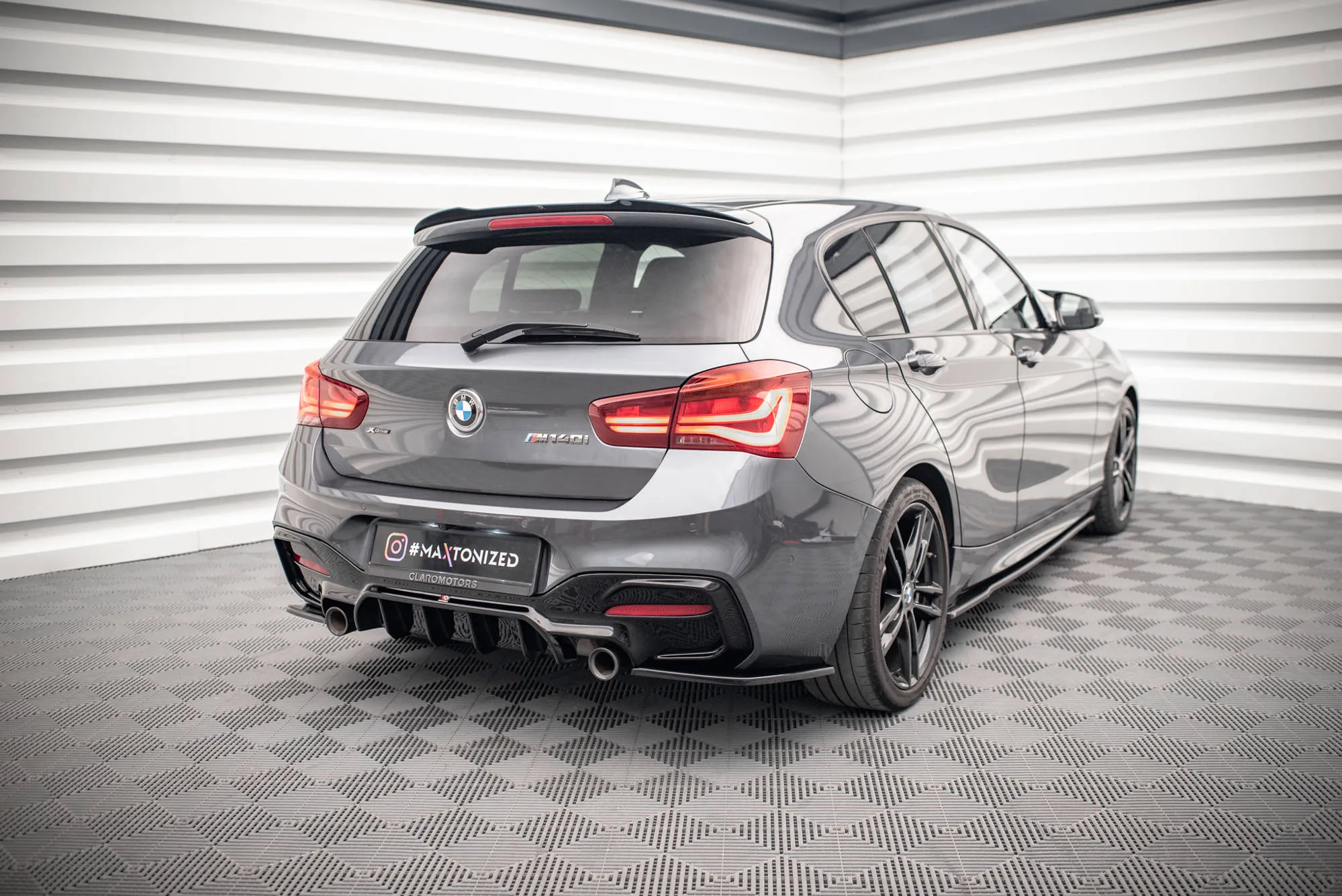 Sidesplitters bak V.3 BMW 1 (F20 / F21) M Power LCI 2015 - 2019 | Glossy Black Edition – bilde 2