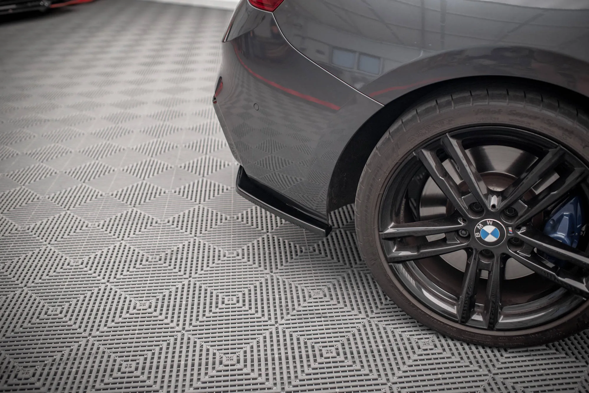 Sidesplitters bak V.3 BMW 1 (F20 / F21) M Power LCI 2015 - 2019 | Glossy Black Edition – bilde 3