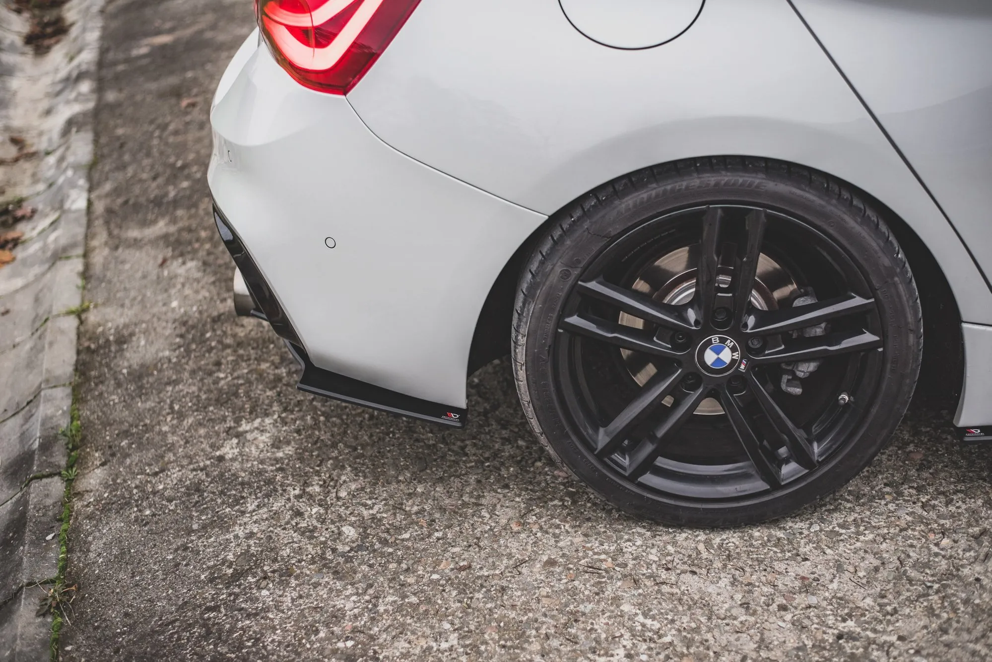 Sidesplitters bak V.3 BMW 1 (F20) M Pack LCI 2015 - 2019 | Street Pro Black Edition – bilde 2