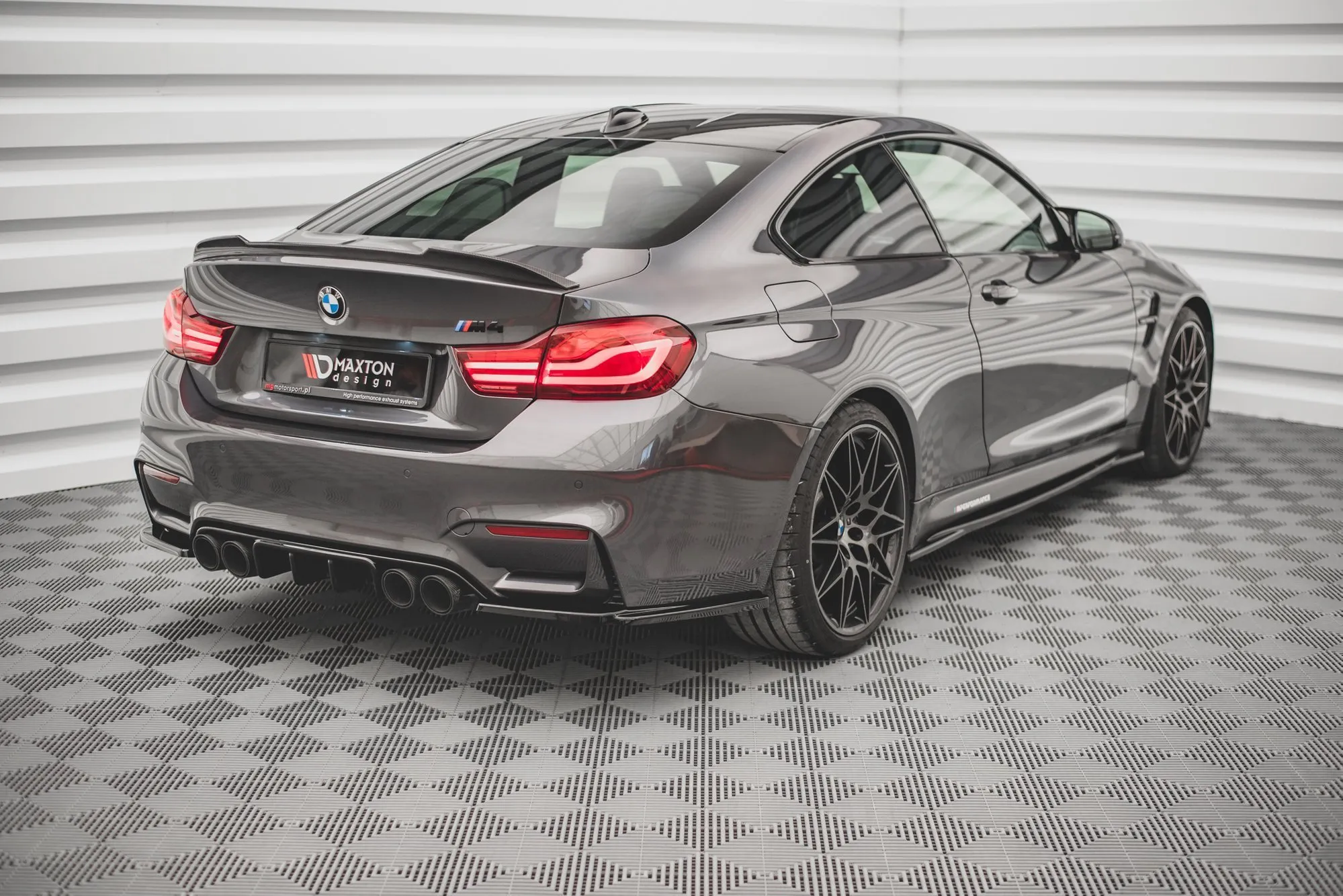Sidesplitters bak V.3 BMW M4 (F82 / F83) 2014 - 2021 | Glossy Black Edition