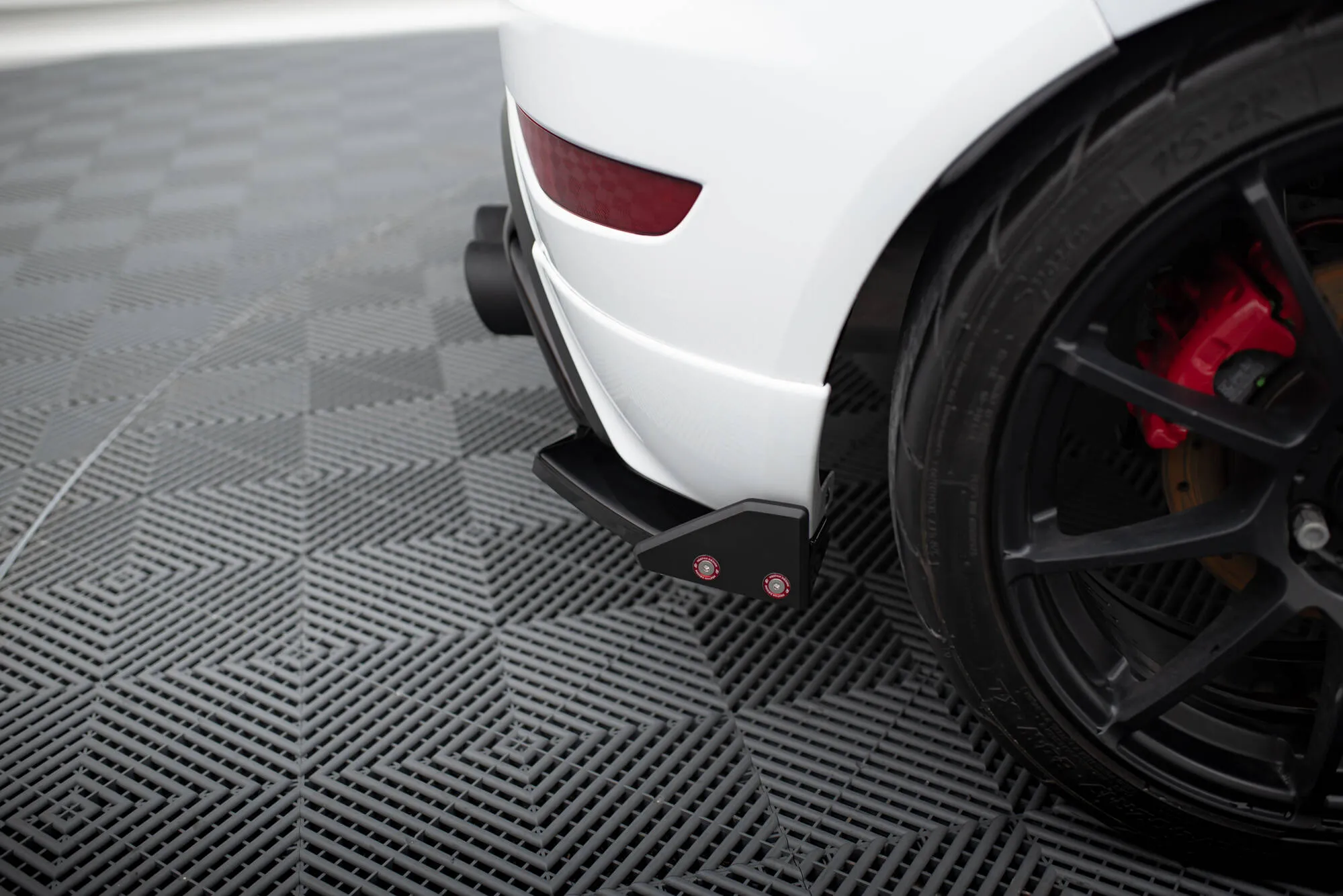 Sidesplitters bak V.3 + Flopper Ford Fiesta Mk6 ST / ST-Line Facelift 2013 - 2017 | Glossy Black Edition – bilde 4