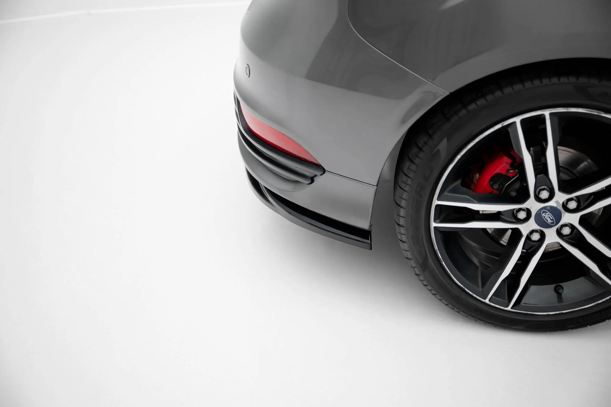 Sidesplitters bak V.3 Focus ST Mk3 2015-2018 | Glossy Black Edition – bilde 3