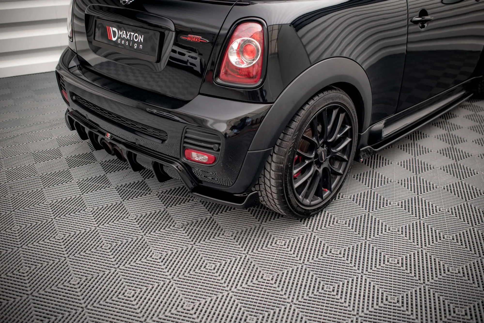 Sidesplitters bak V.3 Mini Cooper II R56 (John Cooper Works) 2006-2010 | Glossy Black Edition
