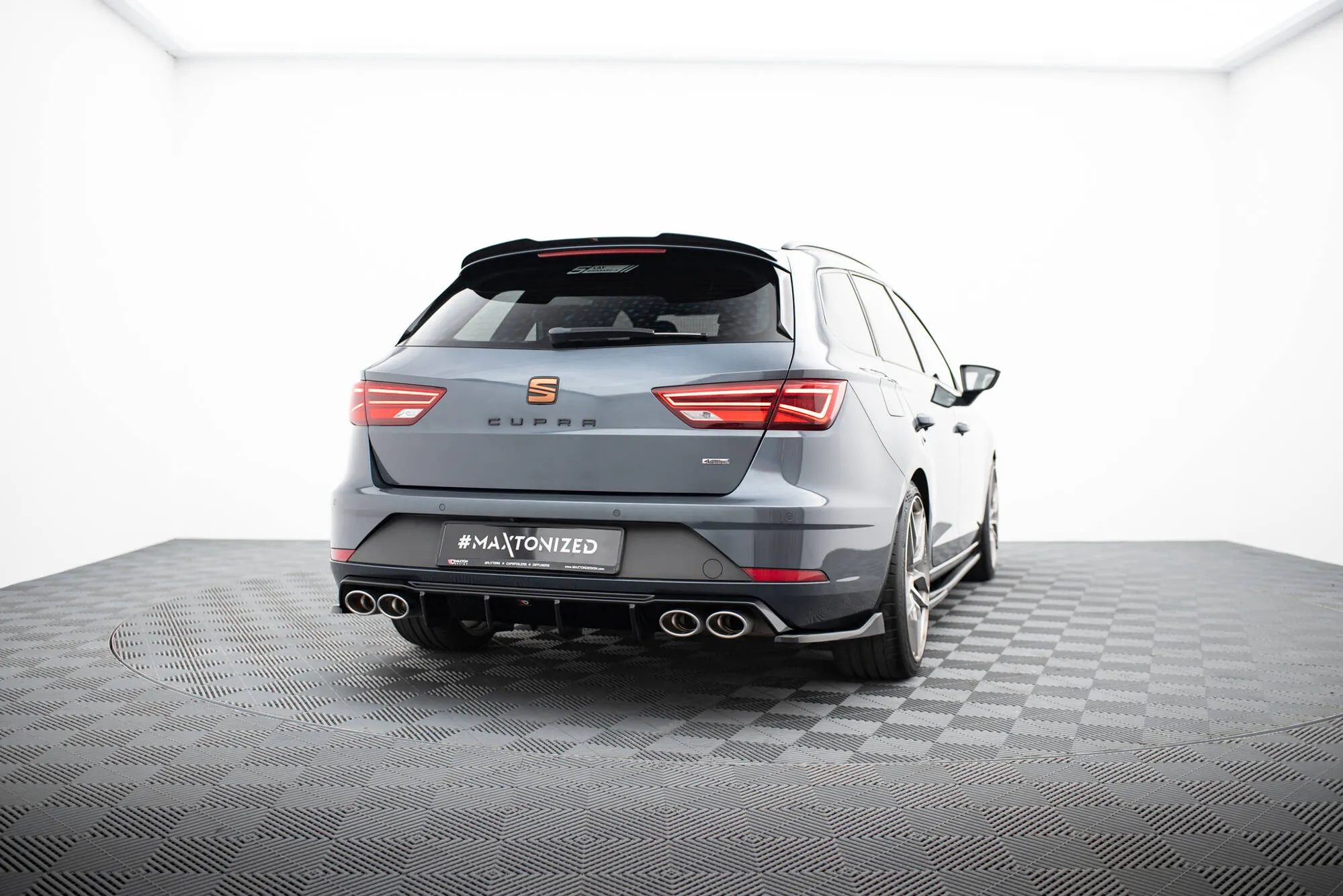Sidesplitters bak V.3 Seat Leon Cupra (Mk3) 2017-2020 (Facelift) | Glossy Black Edition – bilde 2