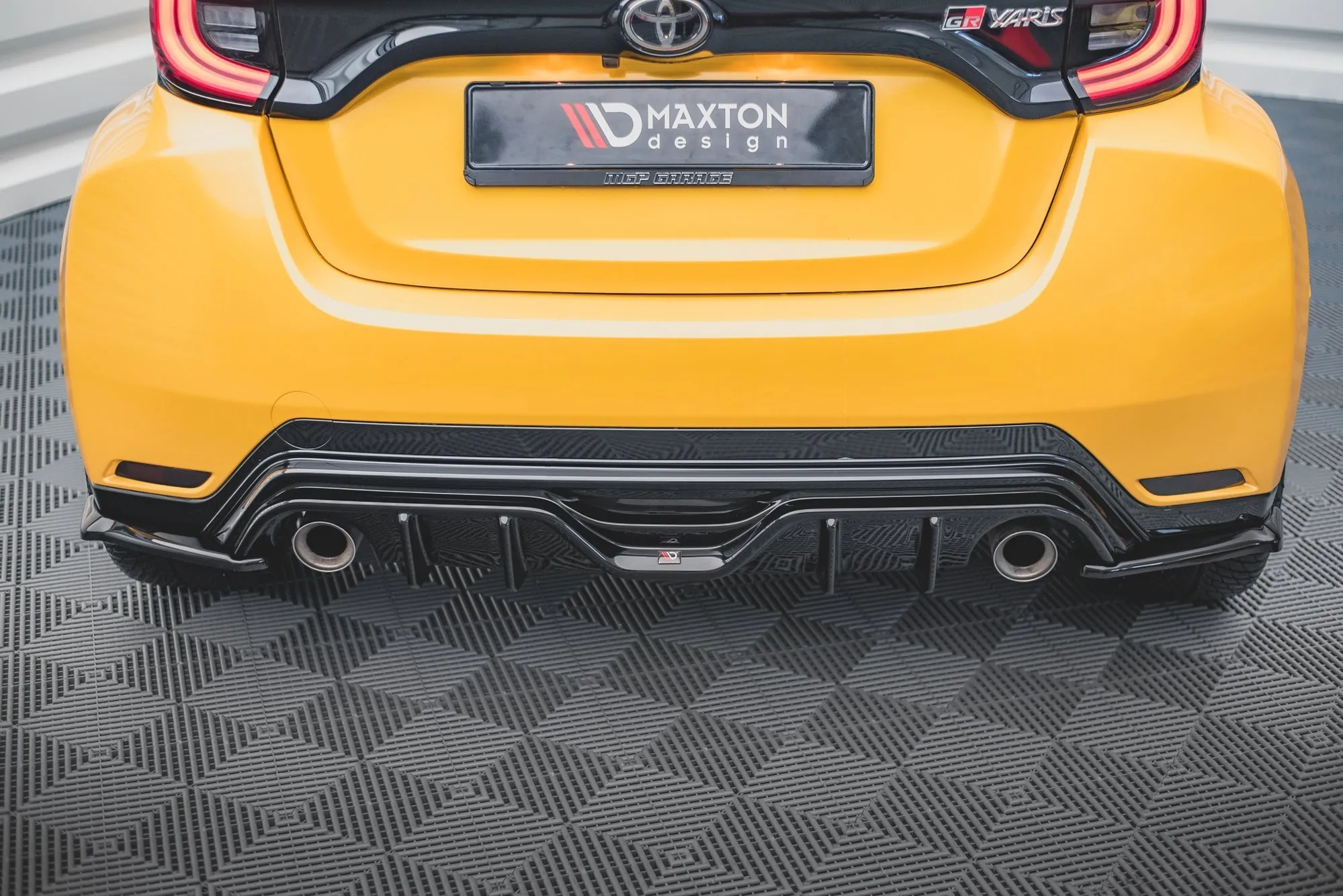 Sidesplitters bak V.3 Toyota GR Yaris (Mk4) 2020-> | Glossy Black Edition – bilde 4