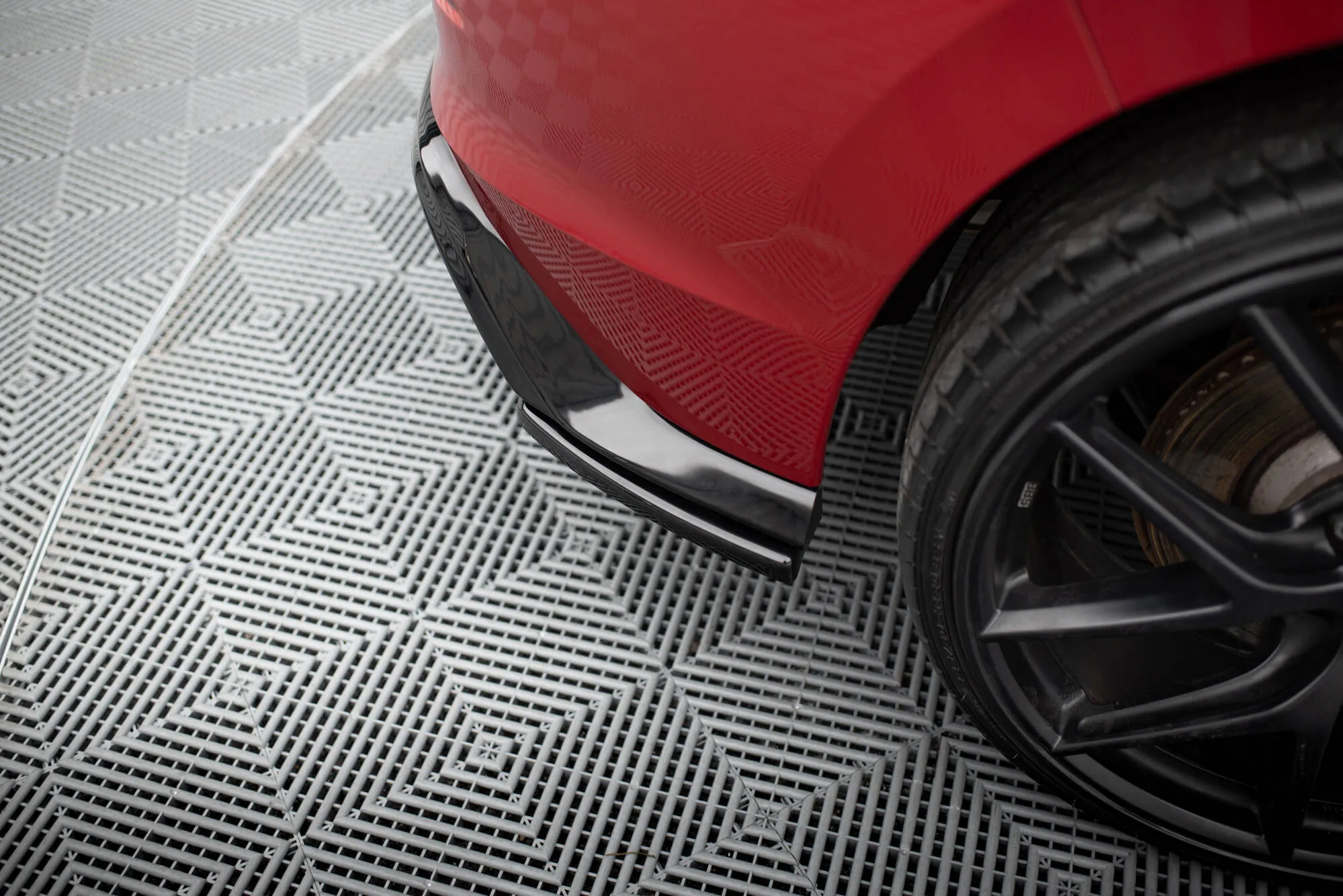 Sidesplitters bak V.3 VW Golf 8 GTI / GTE 2019 -> | Glossy Black Edition – bilde 7