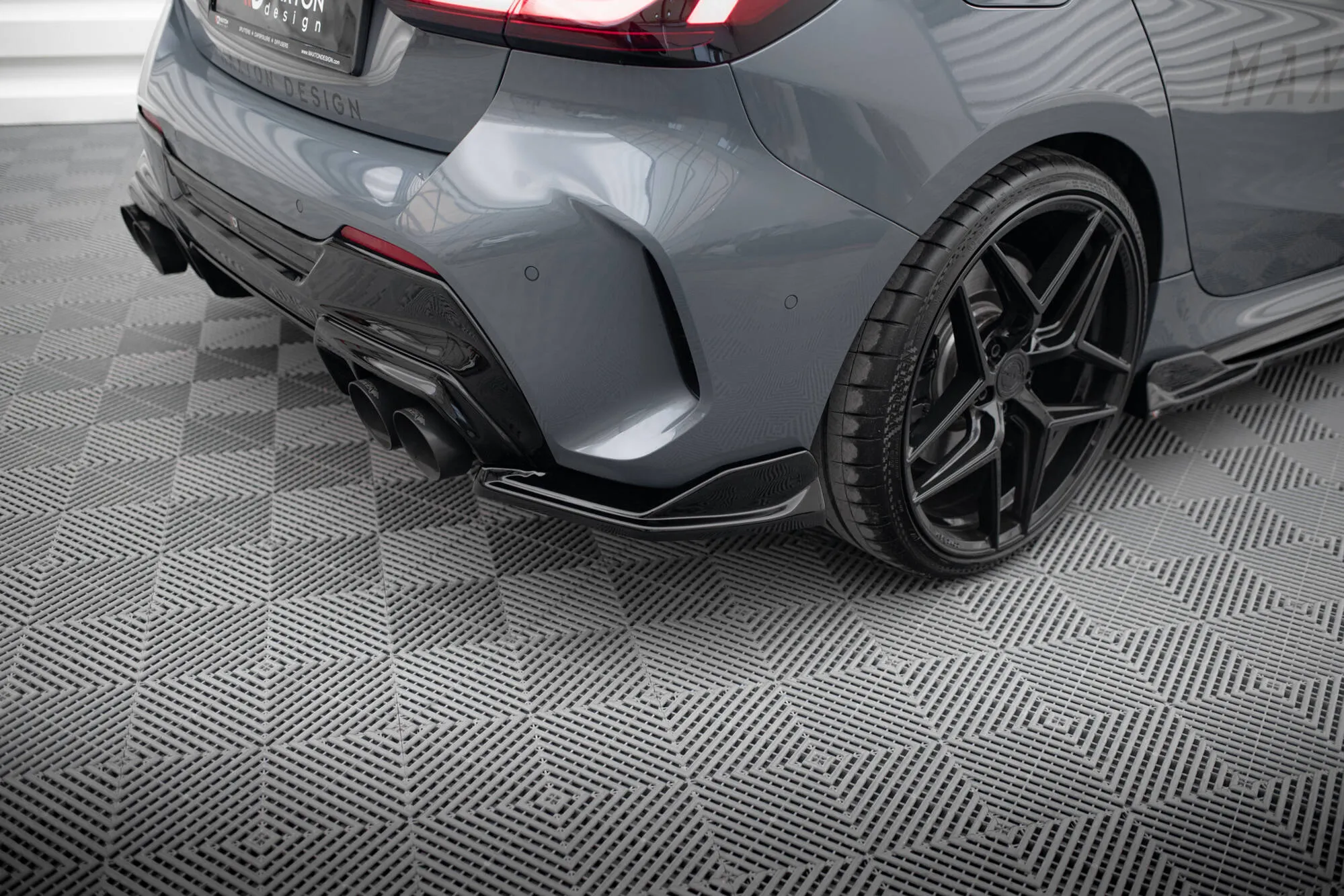 Sidesplitters bak V.4 BMW 1 (F40) M-Pack / BMW M135i (F40) 2019 - 2024 | Glossy Black Edition