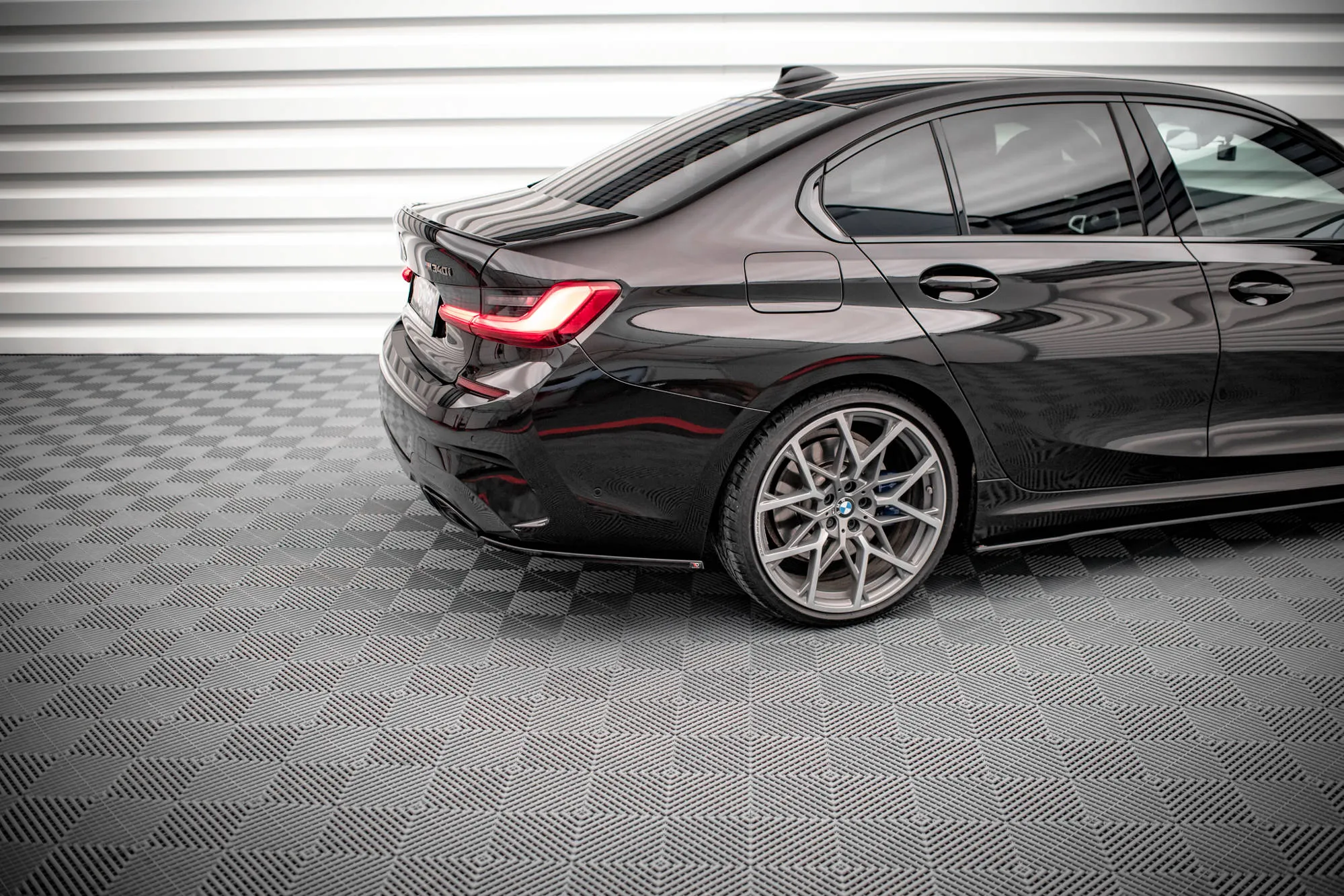 Sidesplitters bak V.4 BMW 3 G20 M-Pack 2019-2022 | Glossy Black Edition – bilde 2