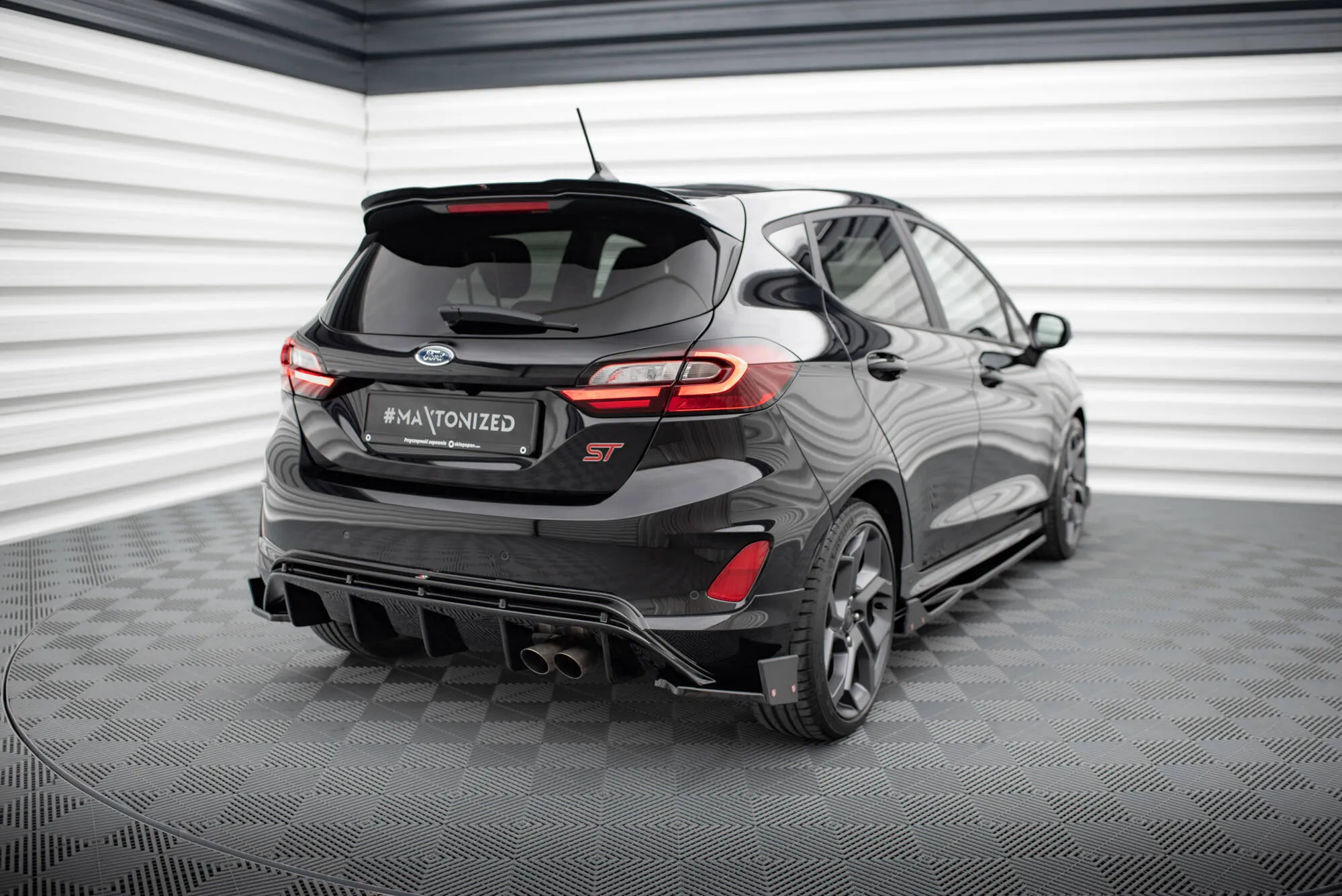 Sidesplitters bak V.4 + Flopper V.1 Ford Fiesta Mk7 ST / ST-Line 2016 - 2023 | Glossy Black Edition – bilde 2