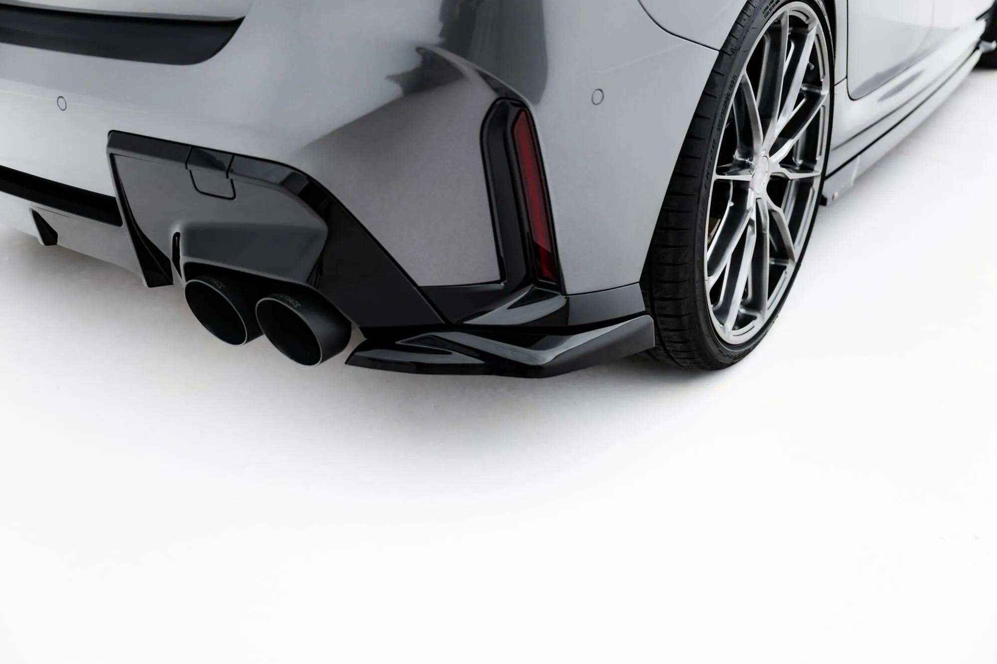 Sidesplitters bak V.5 BMW 1 (F70) M-Pack 2024 -> | Glossy Black Edition