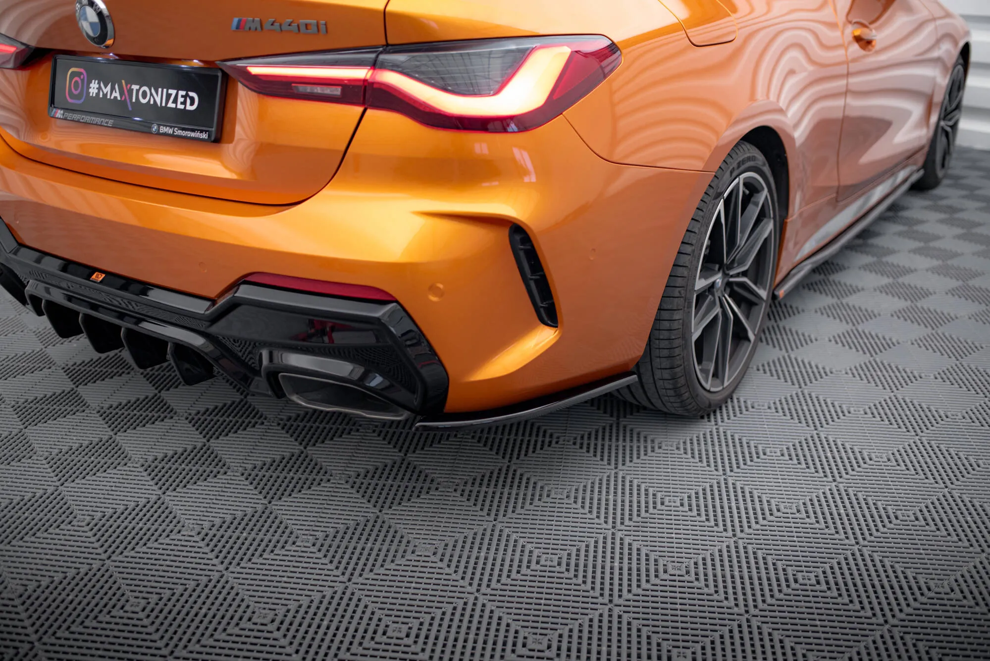 Sidesplitters bak V.5 BMW 4 M-Pack G22 2020-> | Glossy Black Edition