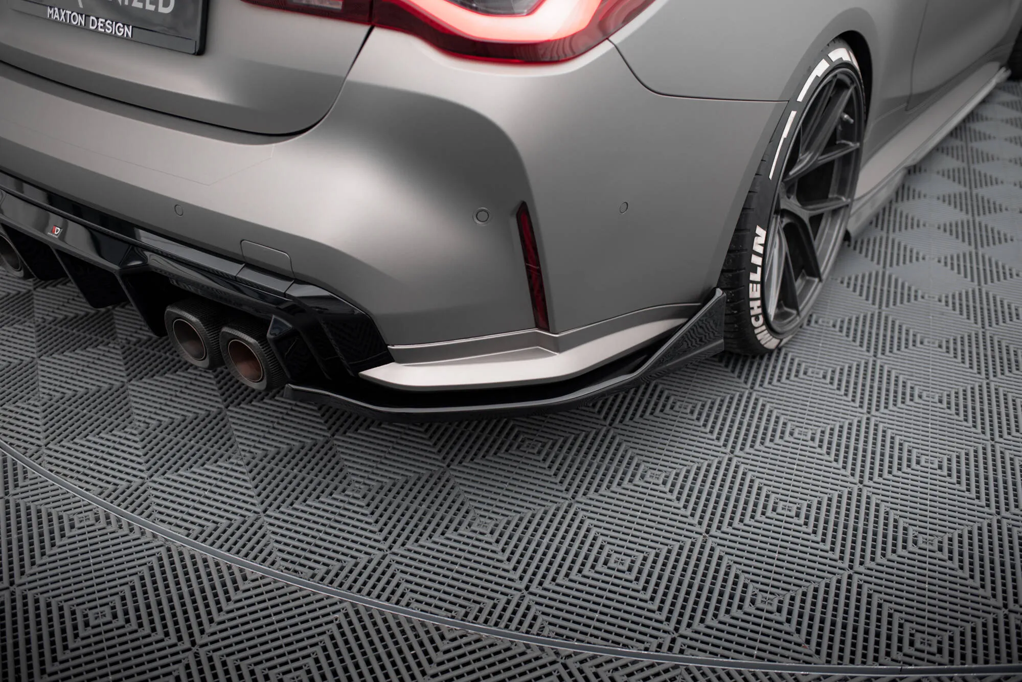 Sidesplitters bak V.5 BMW M4 G82 2021-> | Glossy Black Edition