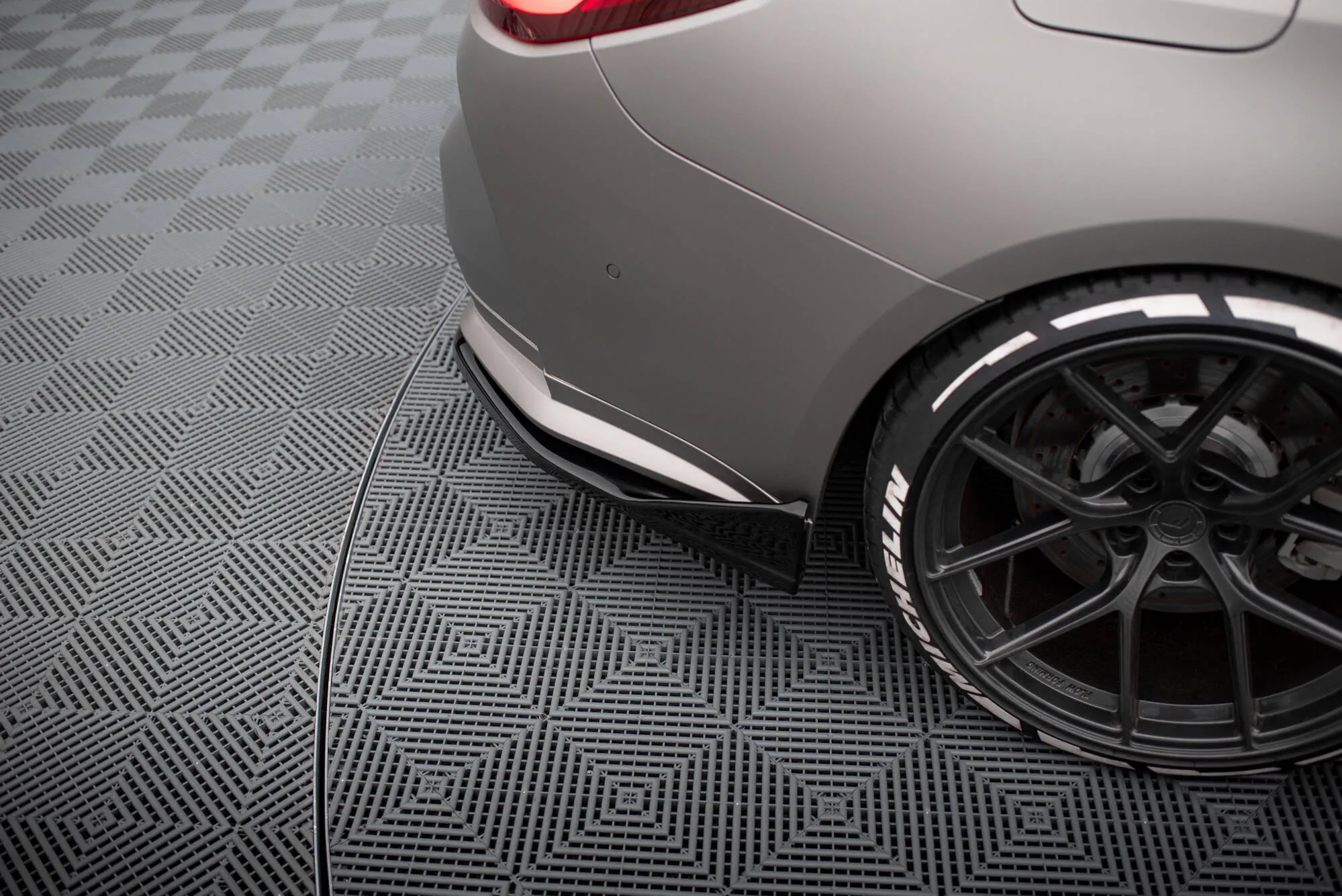 Sidesplitters bak V.5 BMW M4 G82 2021-> | Glossy Black Edition – bilde 3