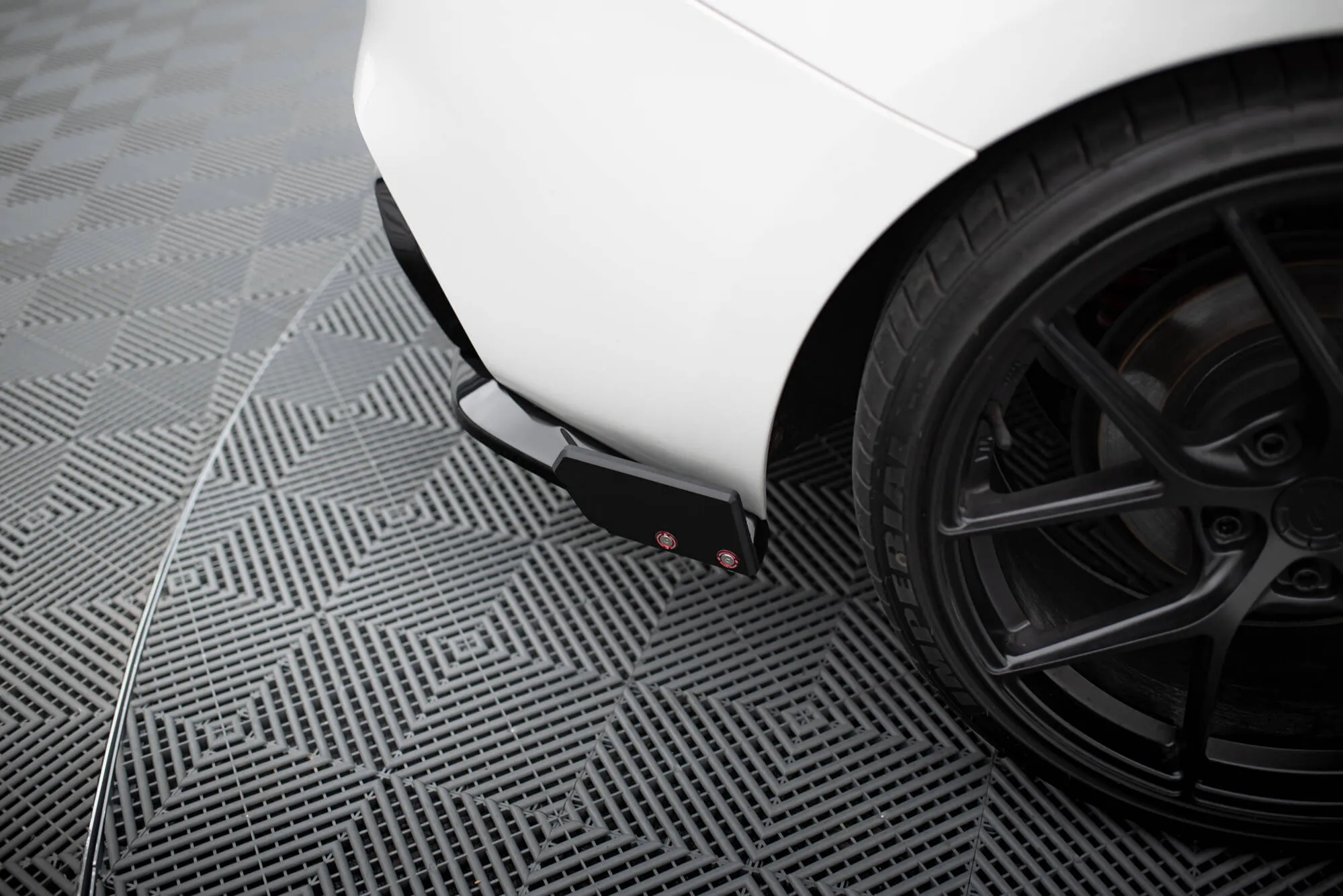 Sidesplitters bak V.5 + Flopper BMW 1 (F20 / F21) M Power LCI 2015 - 2019 | Glossy Black Edition – bilde 3