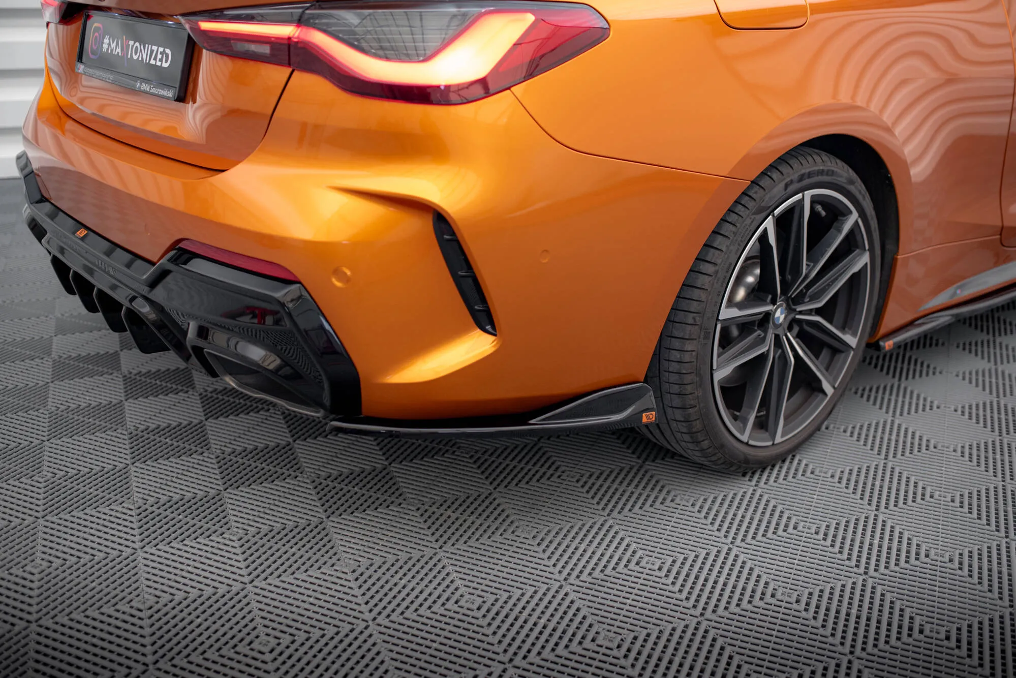 Sidesplitters bak V.6 BMW 4 M-Pack G22 2020-> | Glossy Black Edition