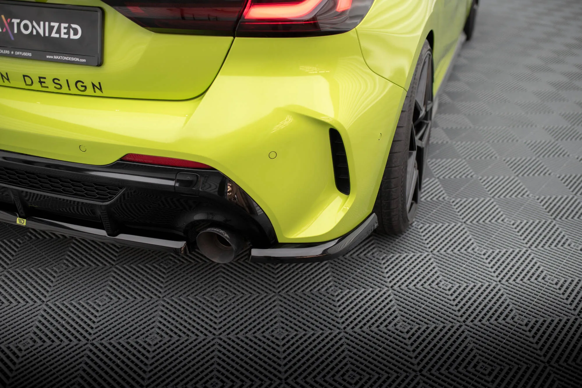 Sidesplitters bak V.7 BMW 1 (F40) M-Pack / BMW M135i (F40) 2019 - 2024 (v2) | Glossy Black Edition