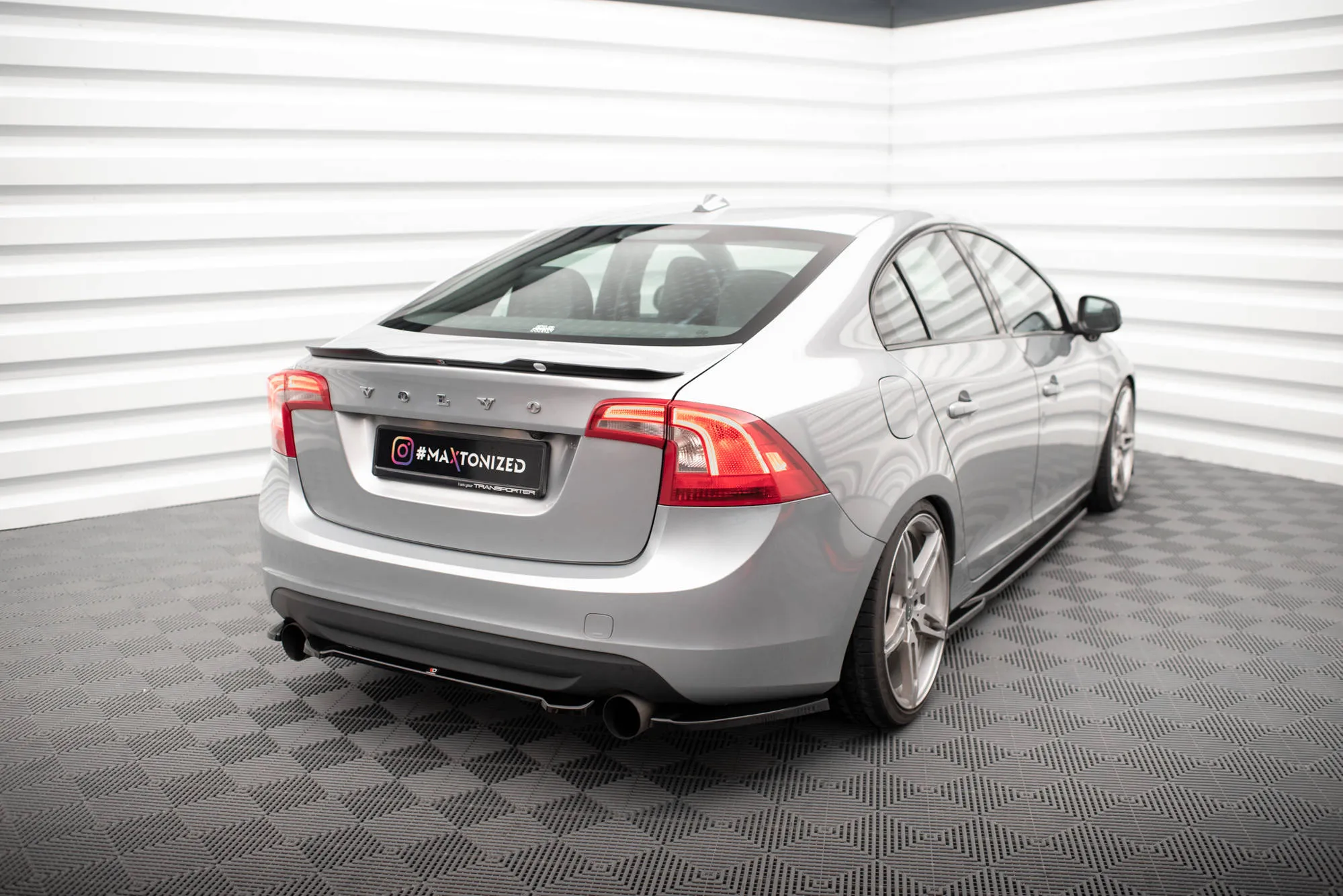 Sidesplitters bak Volvo S60 R-Design II 2010 - 2013 | Glossy Black Edition – bilde 2