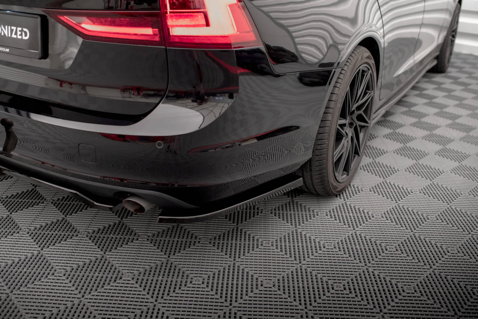 Sidesplitters bak Volvo V90 II 2016-2020 | Glossy Black Edition