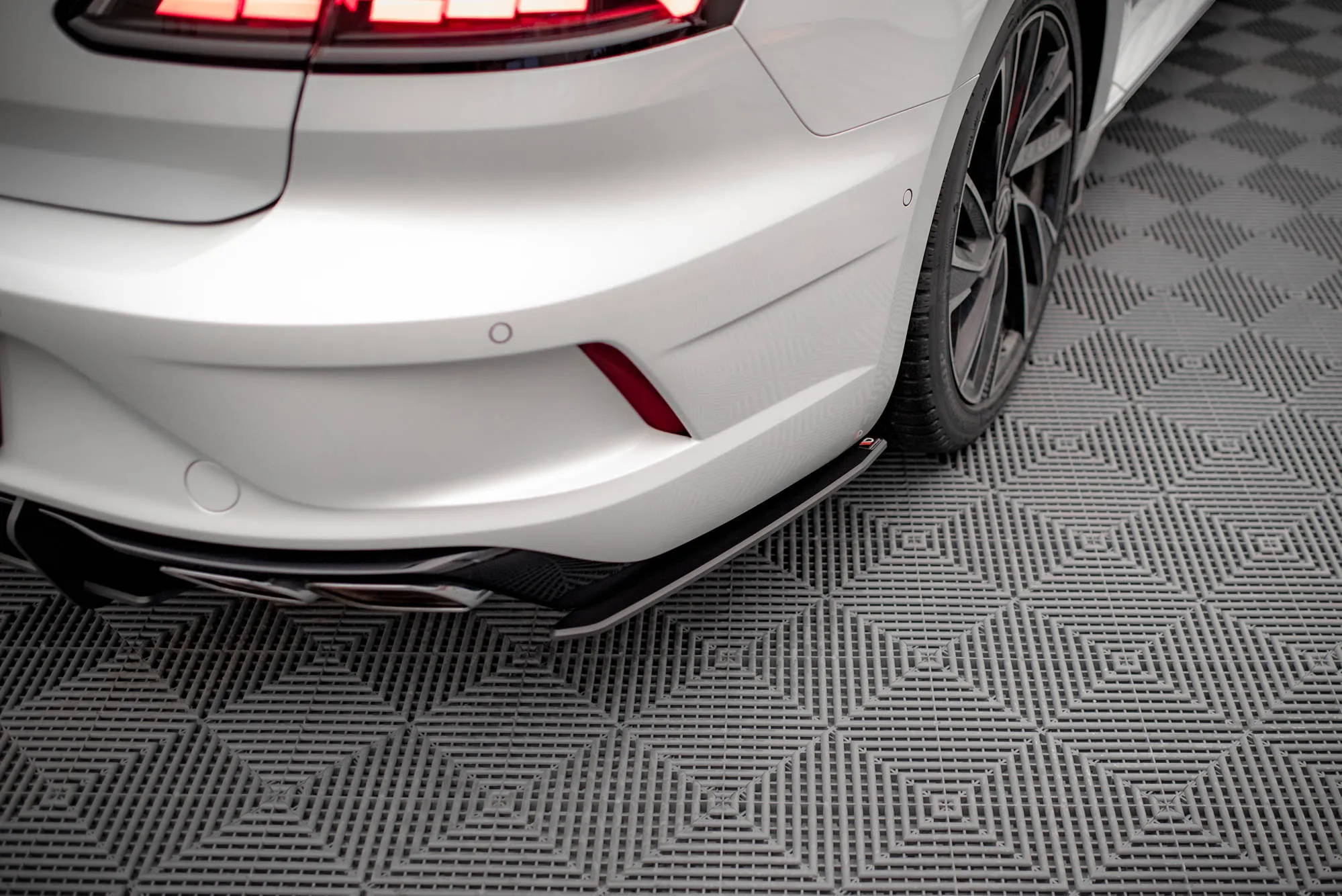 Sidesplitters bak VW Arteon R 2020 - 2025 | Street Pro Black Edition