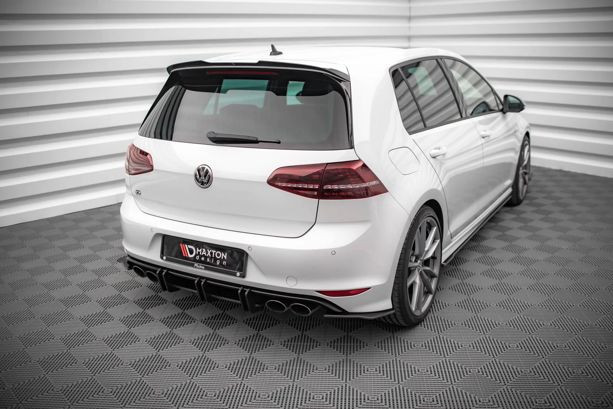 Sidesplitters bak VW Golf R Mk7 2013-2016 | Street Pro Black Edition – bilde 4