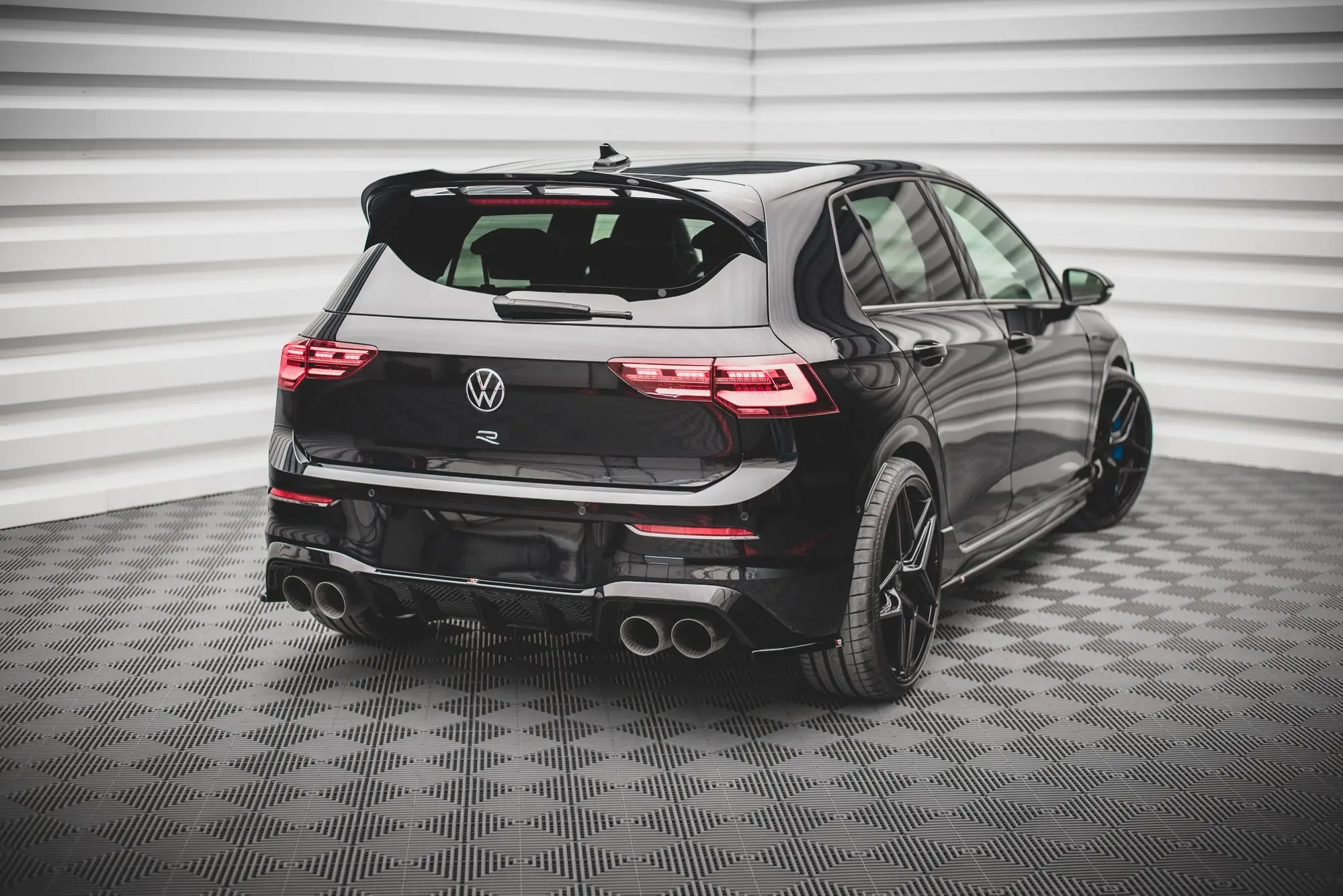 Sidesplitters bak VW Golf R Mk8 2020 - > | V.3 Glossy Black Edition – bilde 3