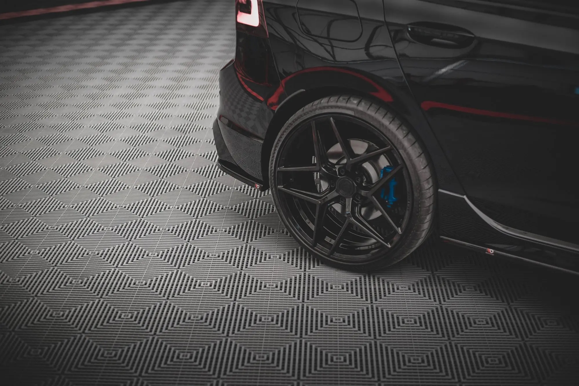 Sidesplitters bak VW Golf R Mk8 2020 - > | V.3 Glossy Black Edition – bilde 4