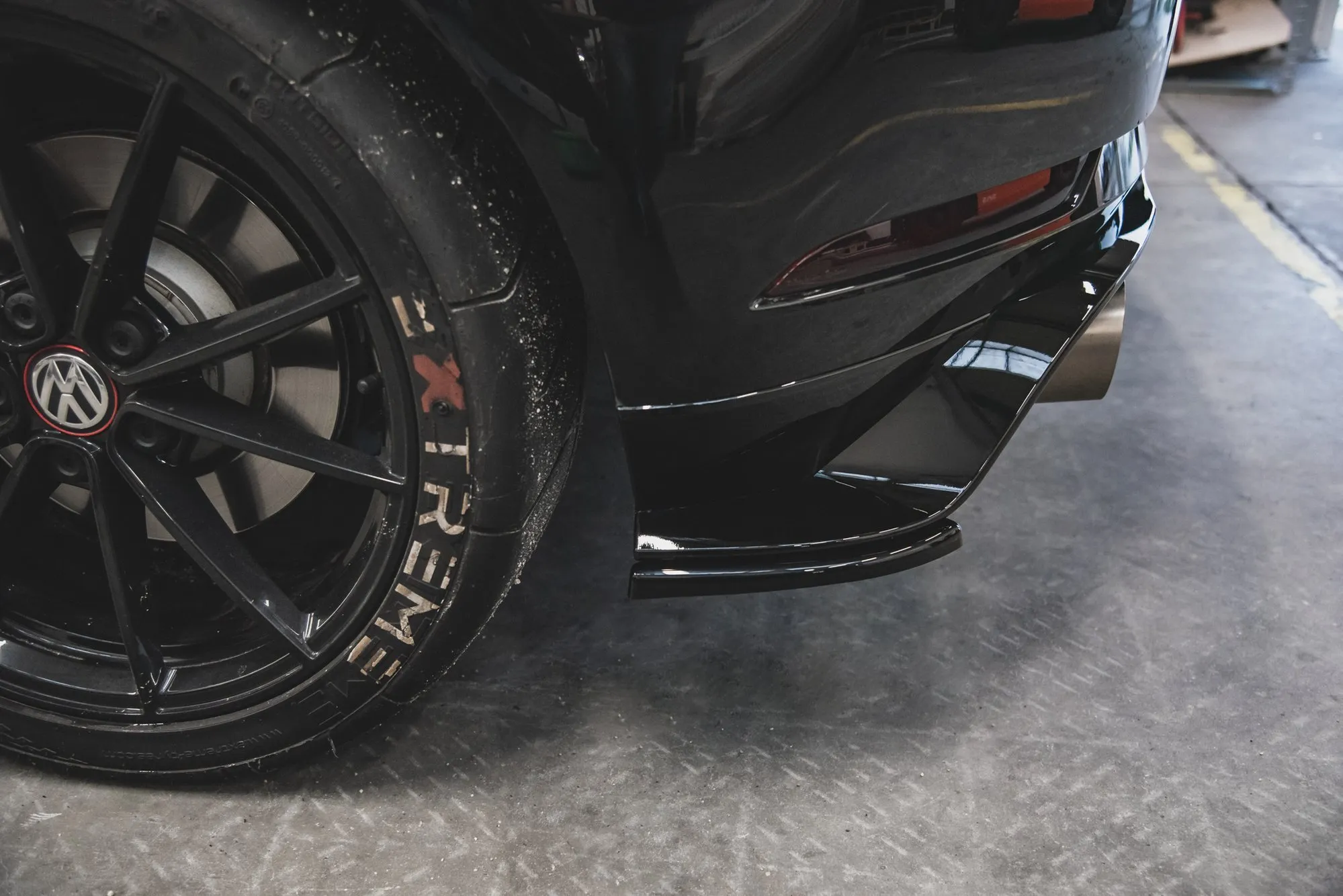 Sidesplitters bak VW Golf VII GTI Tcr 2019 | Glossy Black Edition