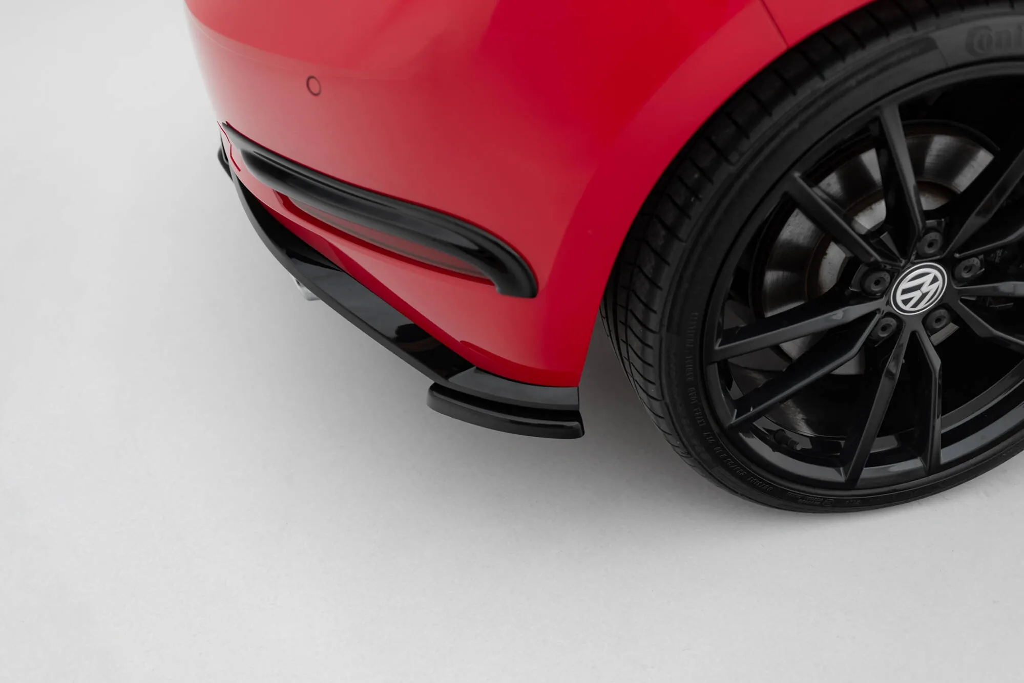Sidesplitters bak VW Golf VII R / R-Line Facelift 2017-2020 | Glossy Black Edition – bilde 6