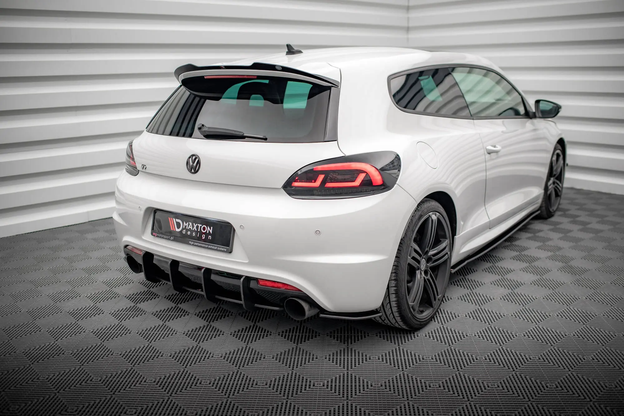 Sidesplitters bak VW Scirocco R mk3 2008 - 2014 | Street Pro Black Edition – bilde 3