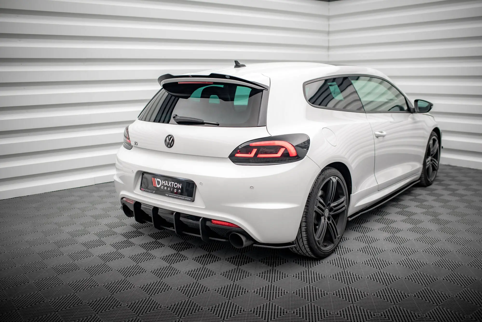 Sidesplitters bak VW Scirocco R mk3 2008 - 2014 | Street Pro Black Edition – bilde 4