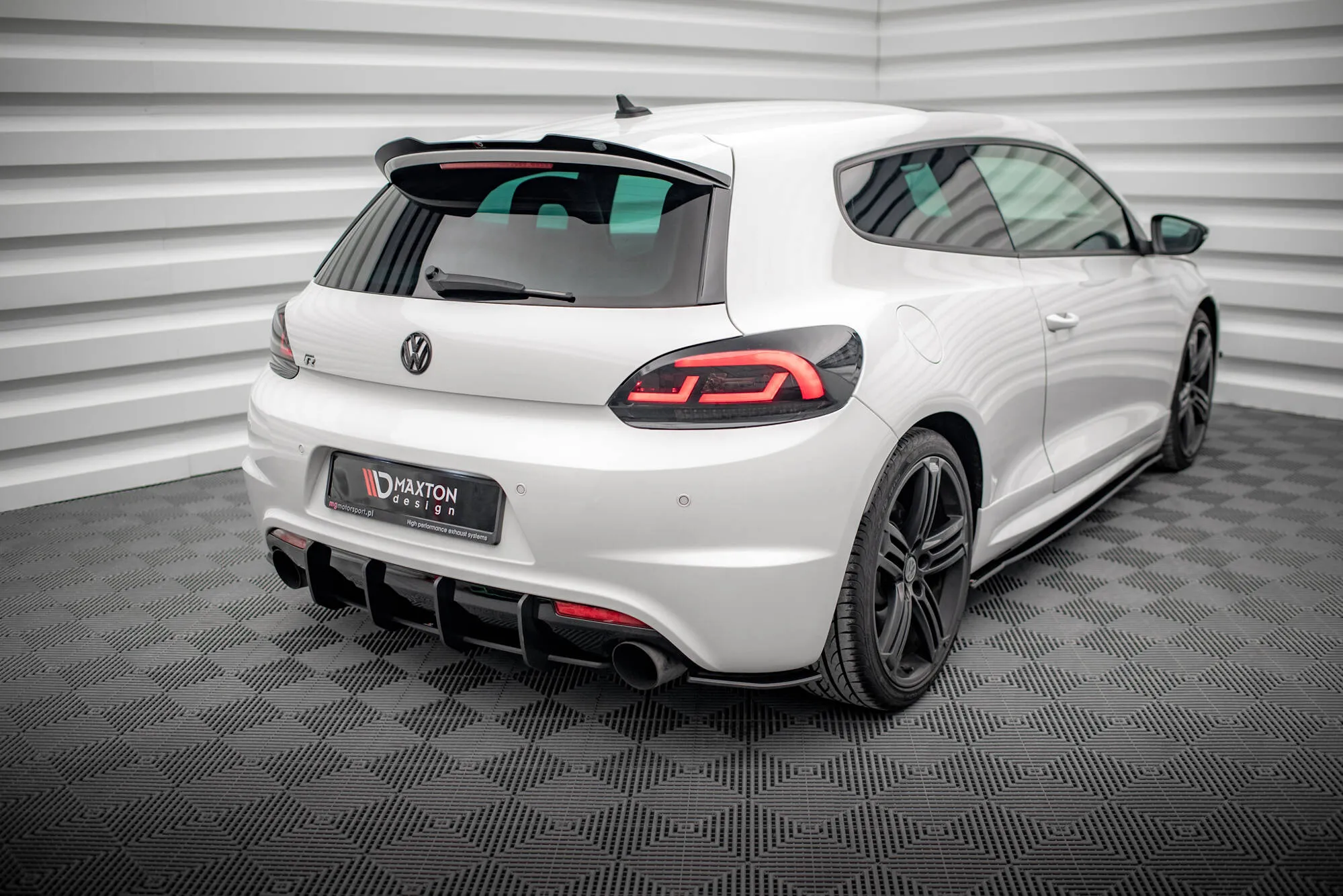 Sidesplitters bak VW Scirocco R mk3 2008 - 2014 | Street Pro Black Edition – bilde 2