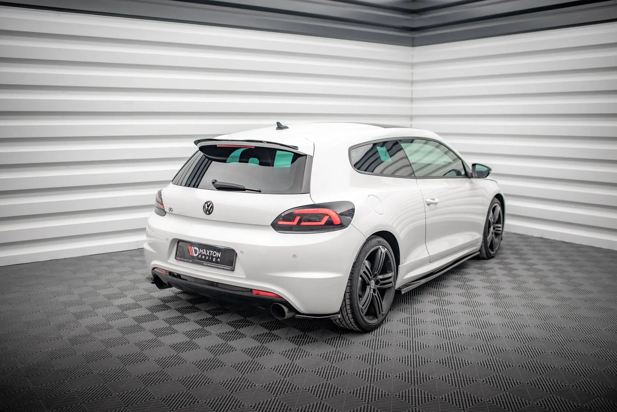 Sidesplitters bak VW Scirocco R mk3 2008 - 2014 | V.2 Glossy Black Edition – bilde 3