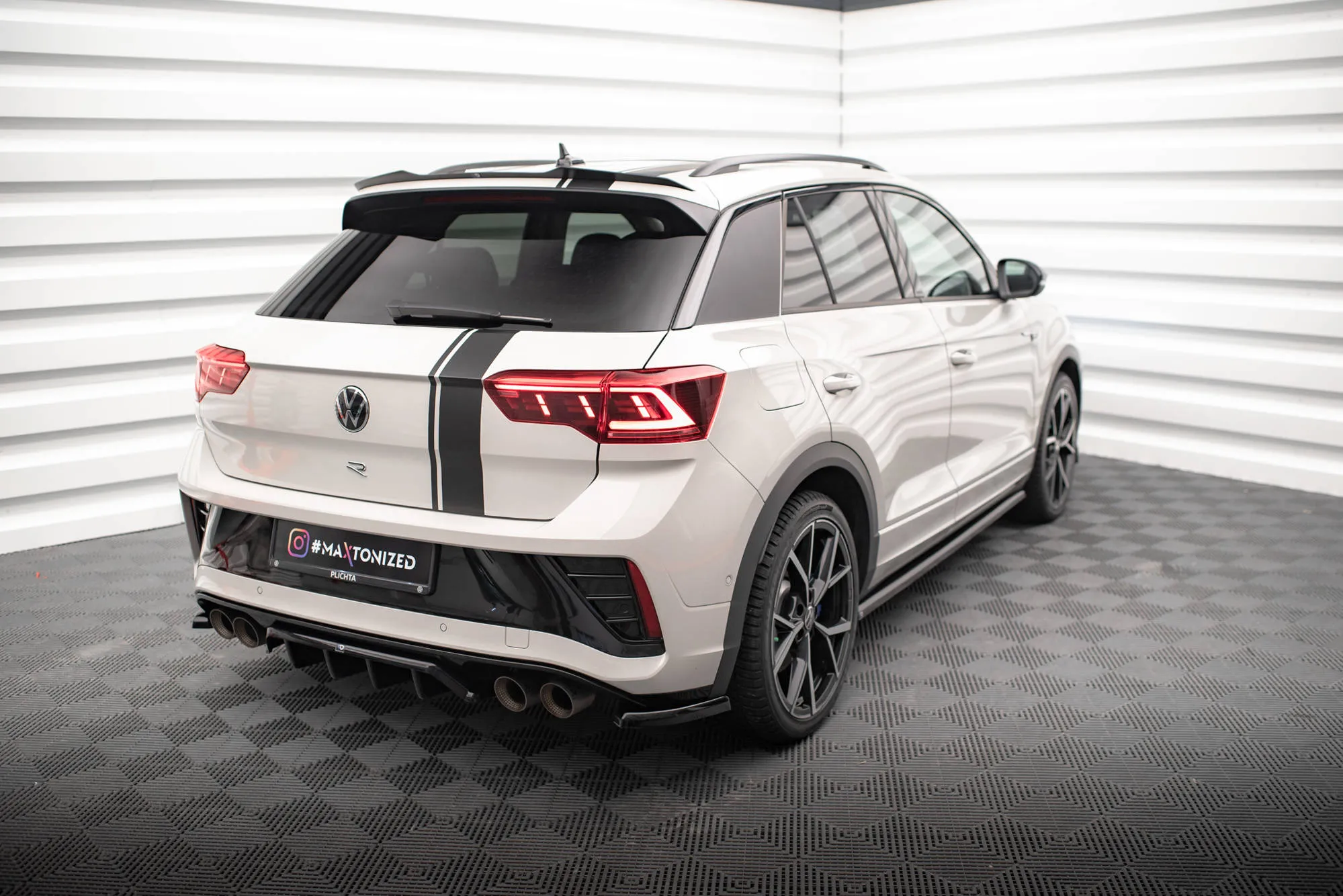 Sidesplitters bak VW T-Roc Facelift 2021 - 2025 | Glossy Black Edition – bilde 2