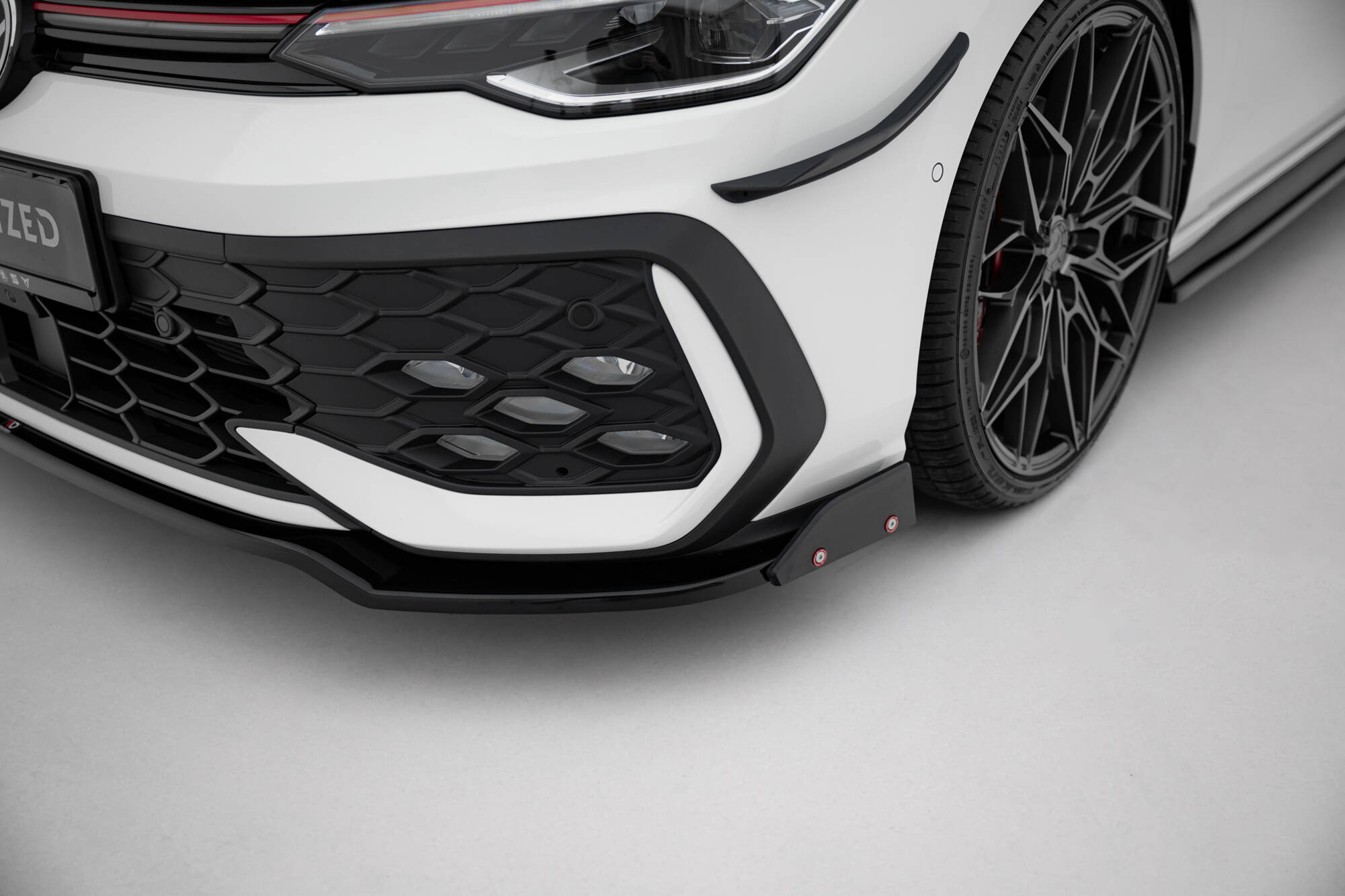 Sidesplitters + Frontspoiler VW (Golf R-Line/GTE/GTI) VIII Facelift 2024 -> | Sport Glossy Black Edition V3 – bilde 3