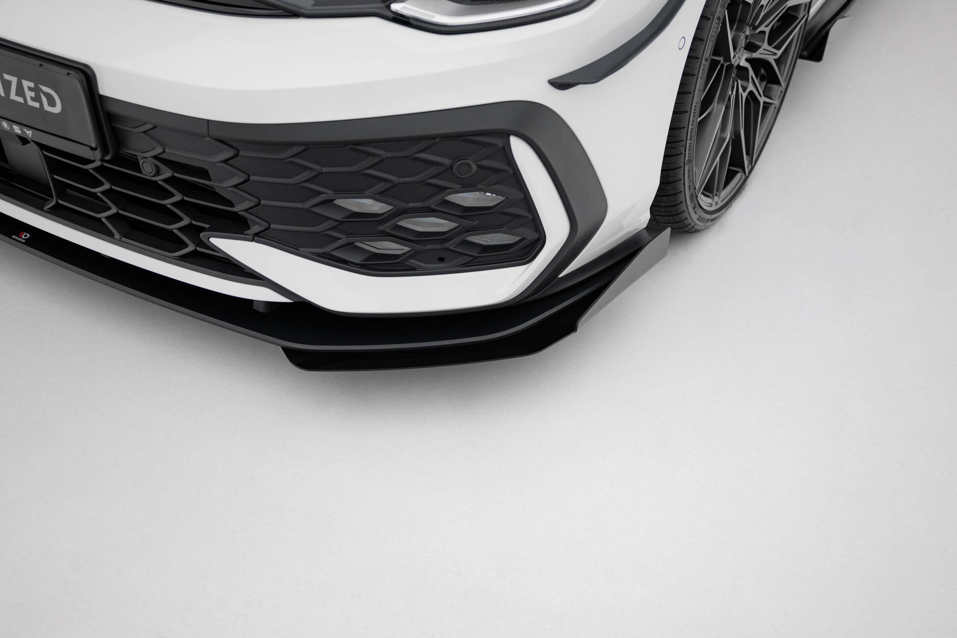 Sidesplitters + Frontspoiler VW Golf (R-Line/GTI/GTE) VIII Facelift 2024 -> | Sport Glossy Black Edition – bilde 4
