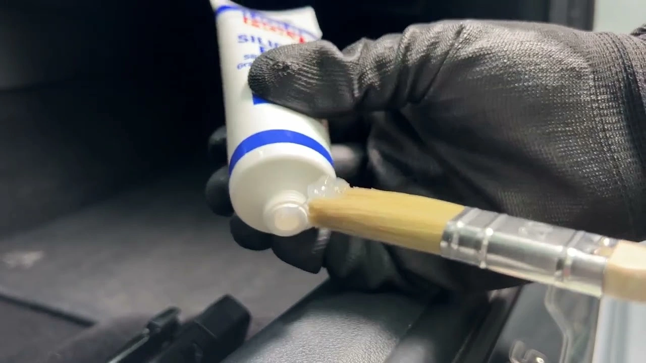 Silikonfett Liqui Moly Silicone Grease Transparent │  Perfekt til glidebolter, gummipakninger, tetninger, elektriske kontakter   - 100 g Image 3