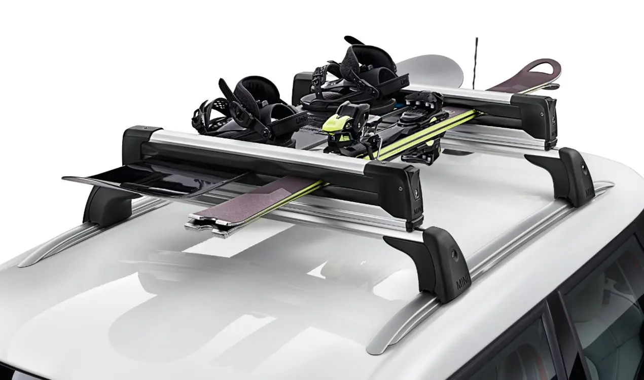 Ski- og snowboardstativ │ Genuine®  Ski and Snowboard Pull out Carrier