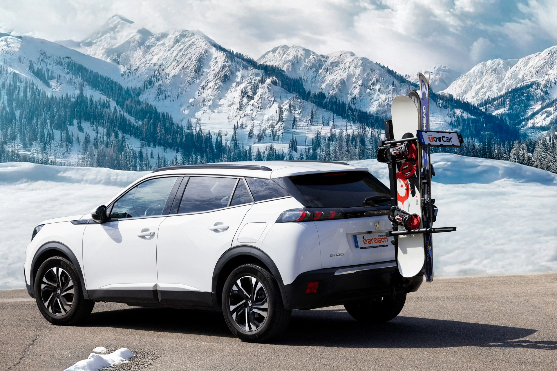 Ski- Snowboardstativ for tilhengerfeste TowCar Cerler │ Vertical Ski & Snowboard Carrier Image 2