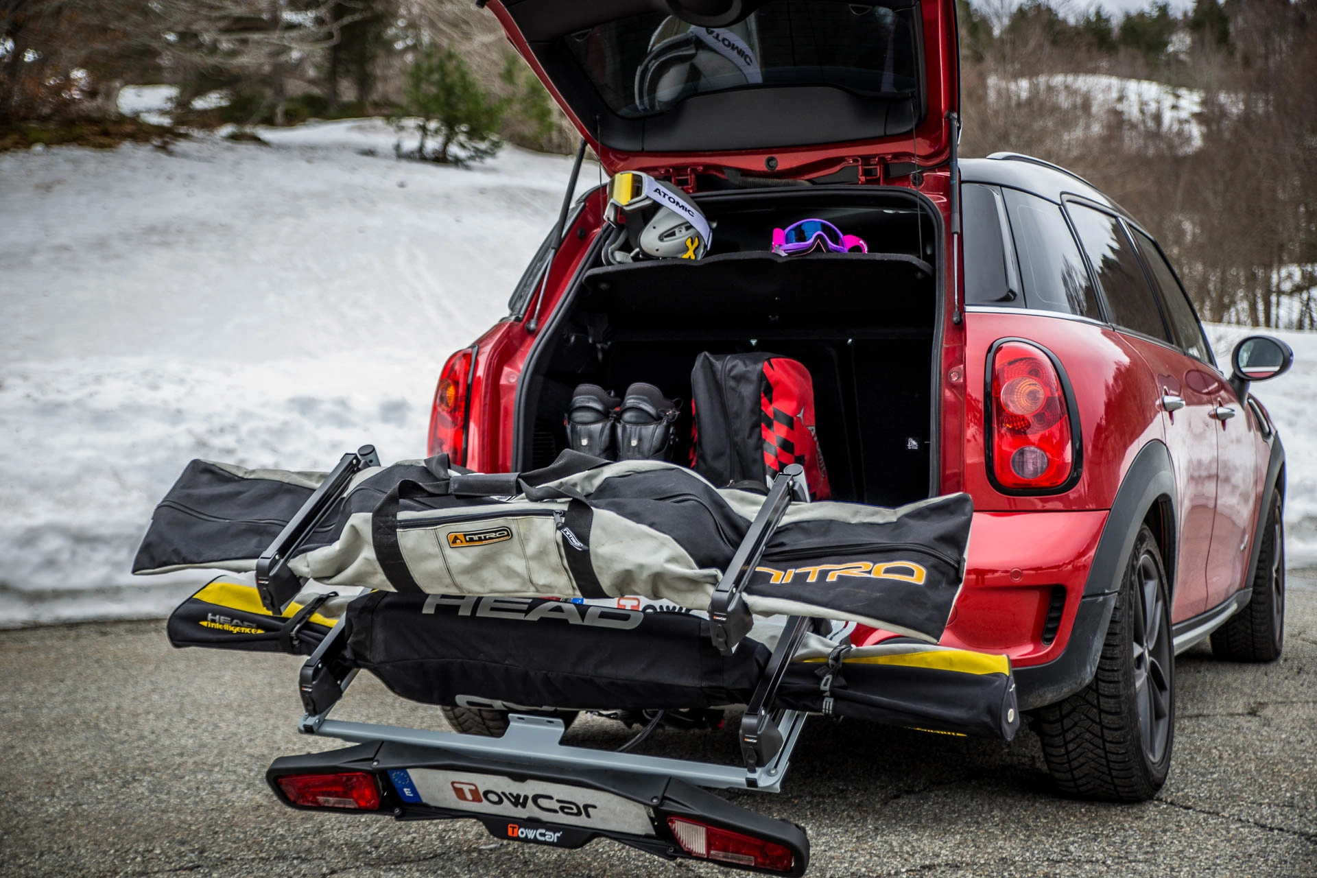 Skiholder TowCar Aneto til tilhengerfeste – 4 par ski / 4 snowboard, 13-pin lyslist - sammenleggbart Image 37