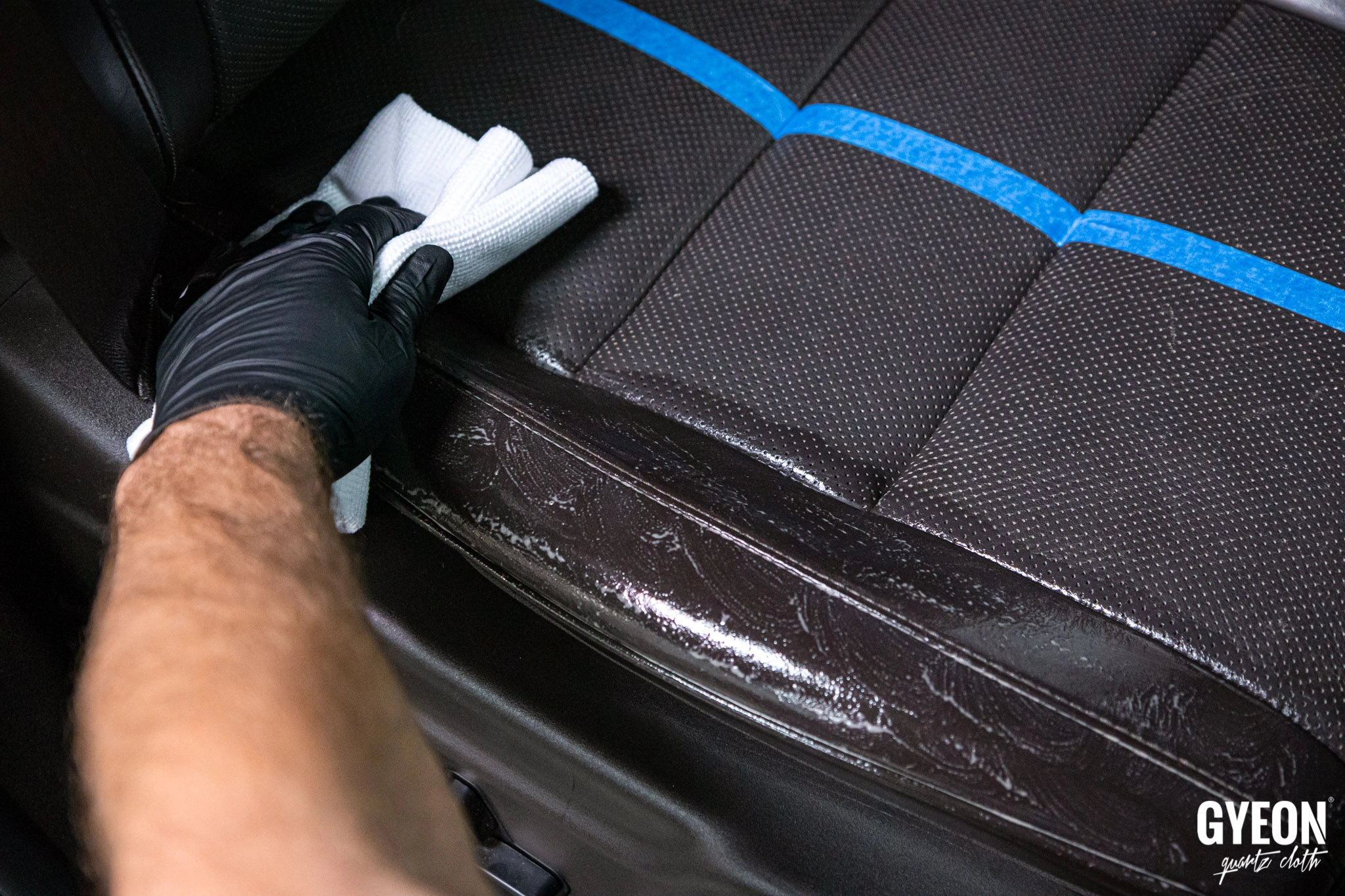 Skinnpleiesett Gyeon Q²M Leather Set Strong │ Sett for rengjøring og pleie av skinn – bilde 5