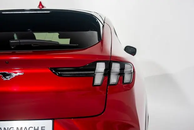 Skvettlapper bak Ford Mustang Mach-E 2020-> – bilde 7