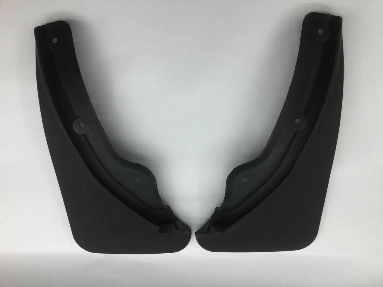 Skvettlapper bak Mercedes-Benz C (W204 / S204 / C204) 2008 - 2015 – bilde 3