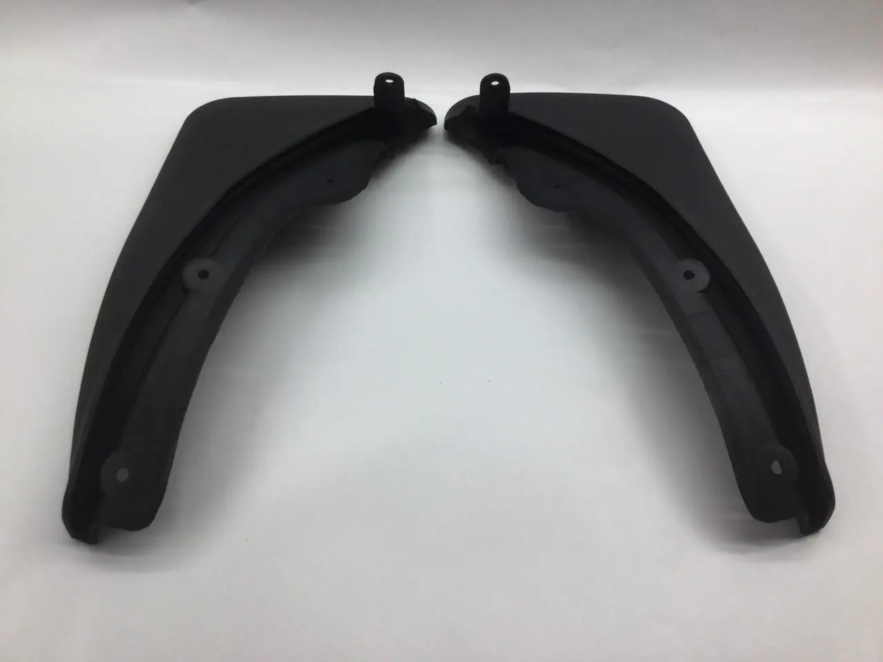 Skvettlapper bak Mercedes-Benz C (W204 / S204 / C204) 2008 - 2015 – bilde 4