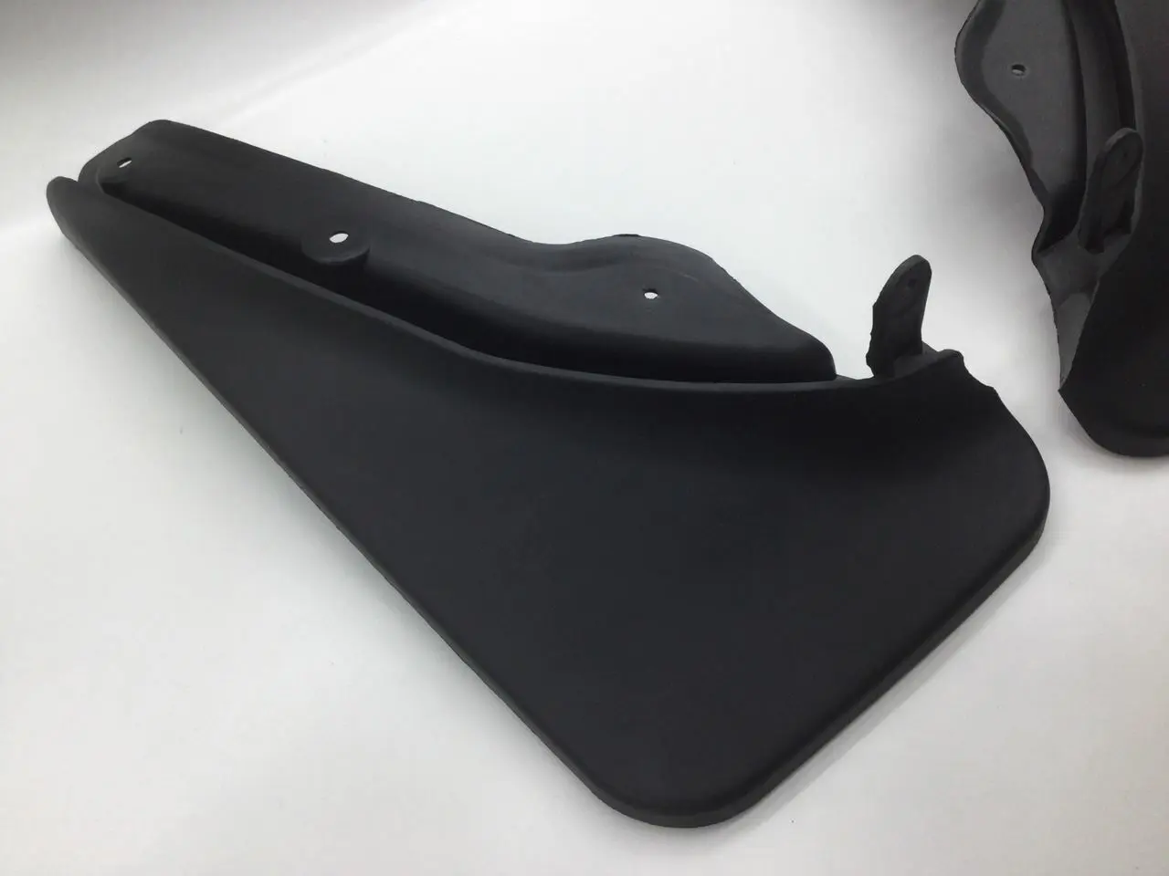 Skvettlapper bak Mercedes-Benz C (W204 / S204 / C204) 2008 - 2015 – bilde 8