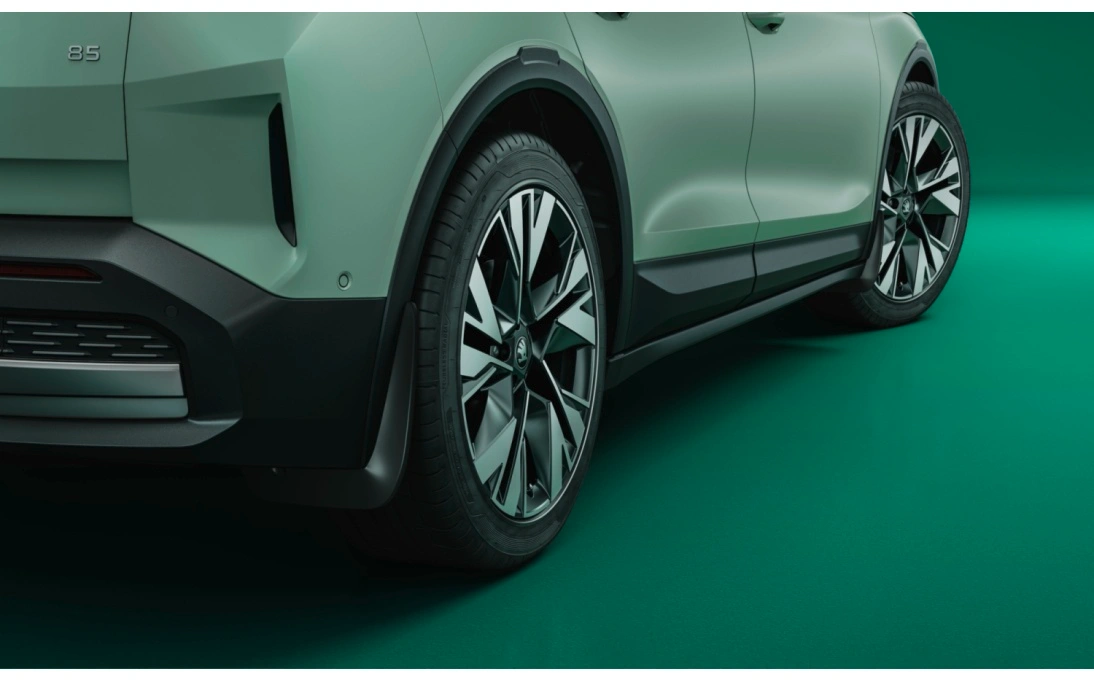 Skvettlapper bak Skoda Elroq 2024 -> | Genuine® Black - sett 2 stk.