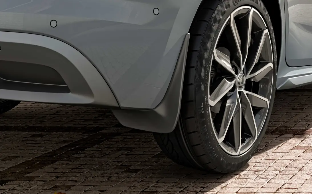 Skvettlapper bak Skoda Kamiq 2019 ->