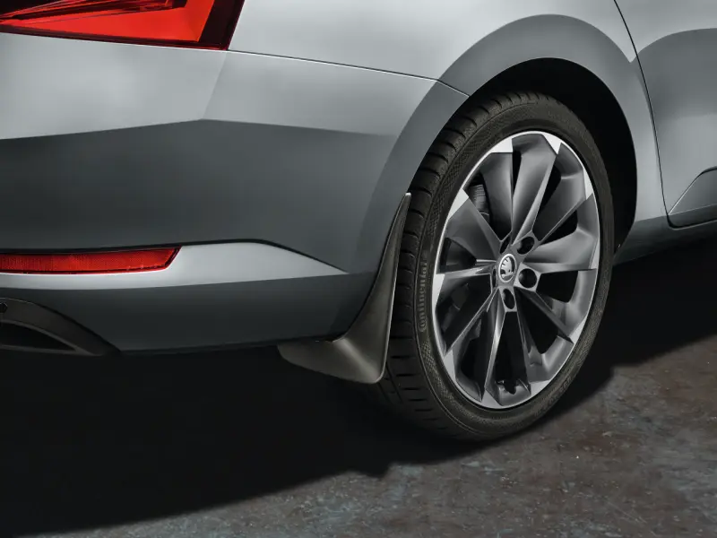 Skvettlapper bak Skoda Superb III Stasjonsvogn 2015 - 2024
