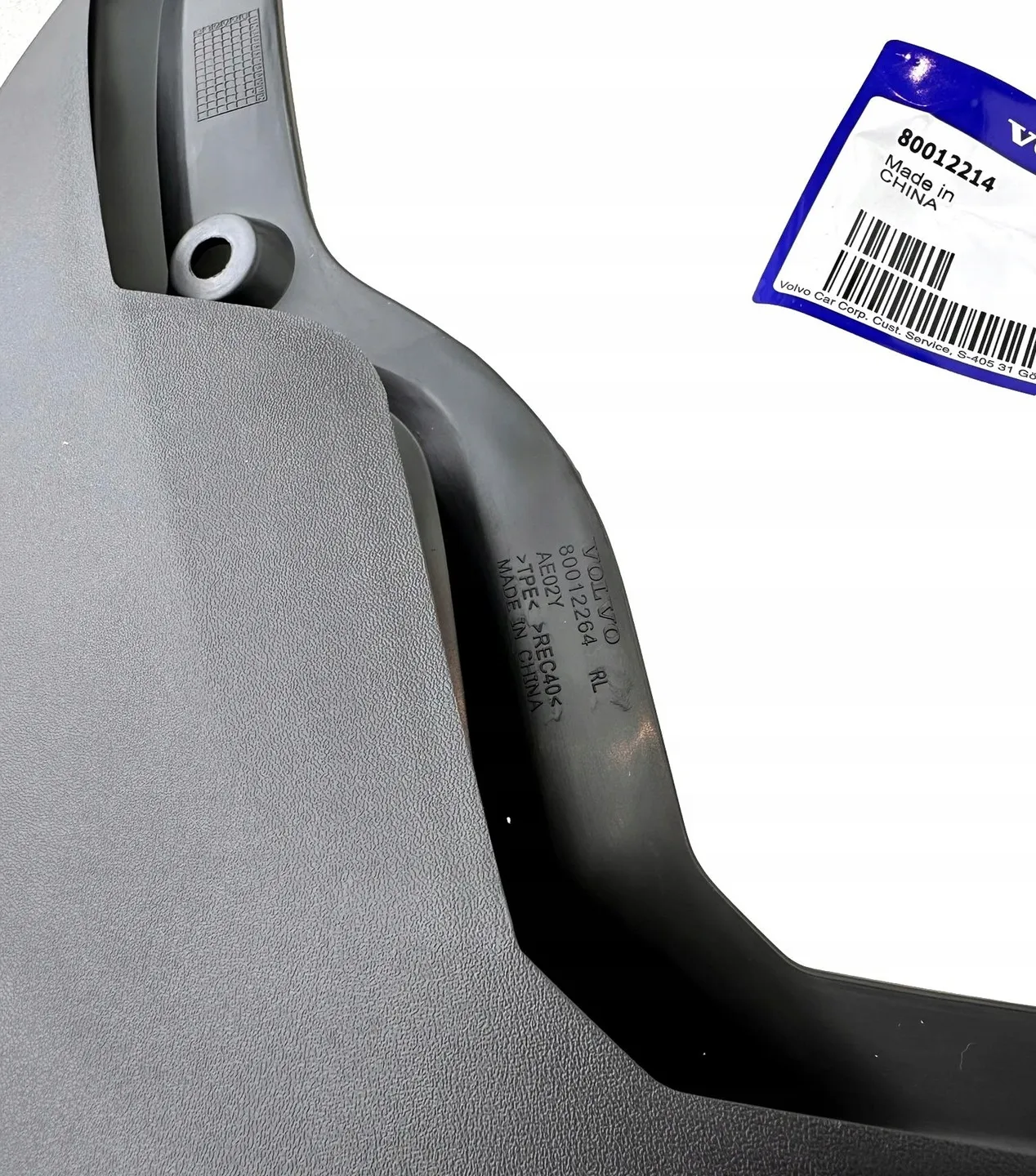 Skvettlapper bak Volvo EX30 2023 -> │ Genuine® Rear Mudflap Kit Black - sett 2 stk. – bilde 5